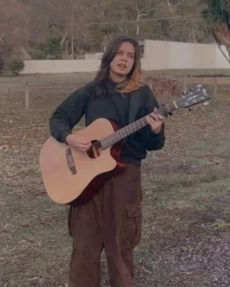 Book indie singer weddings Melbourne | EMMY captivating acoustic performance