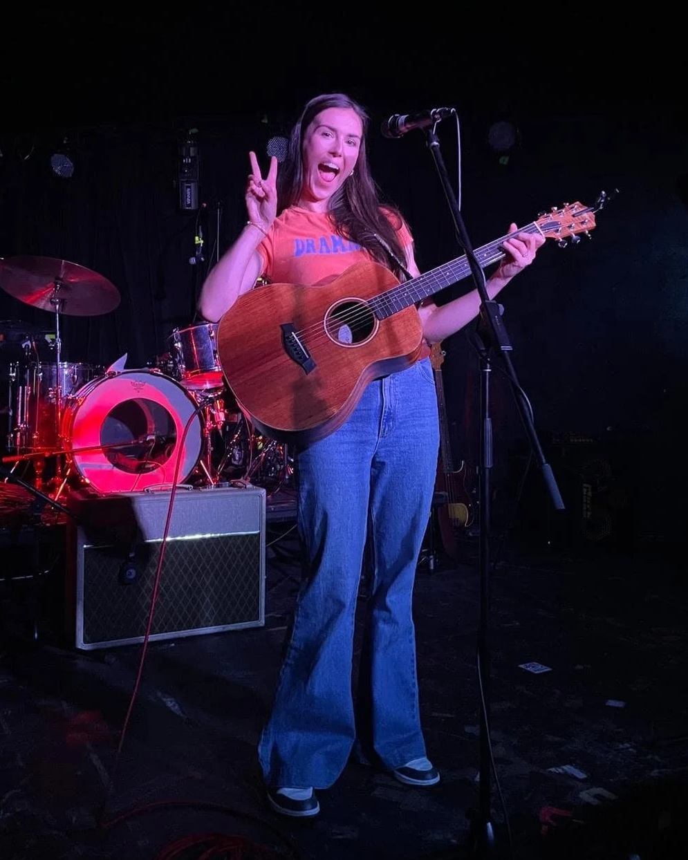 Hire Modern performer Melbourne | DAISY live music for luxury cocktail functions | Artist Bookings