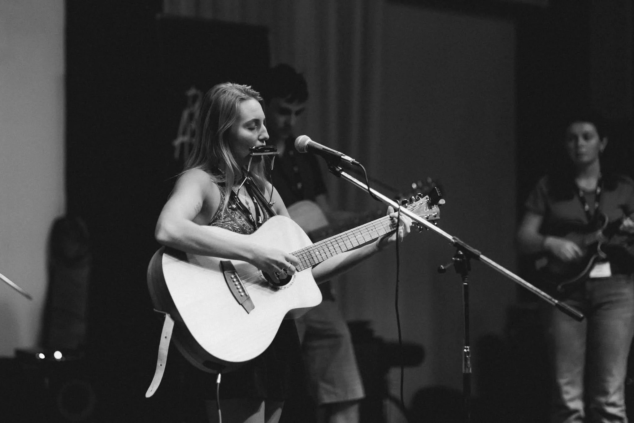 Hire acoustic country events Sydney | CHARLI reliable performer | Artist Bookings