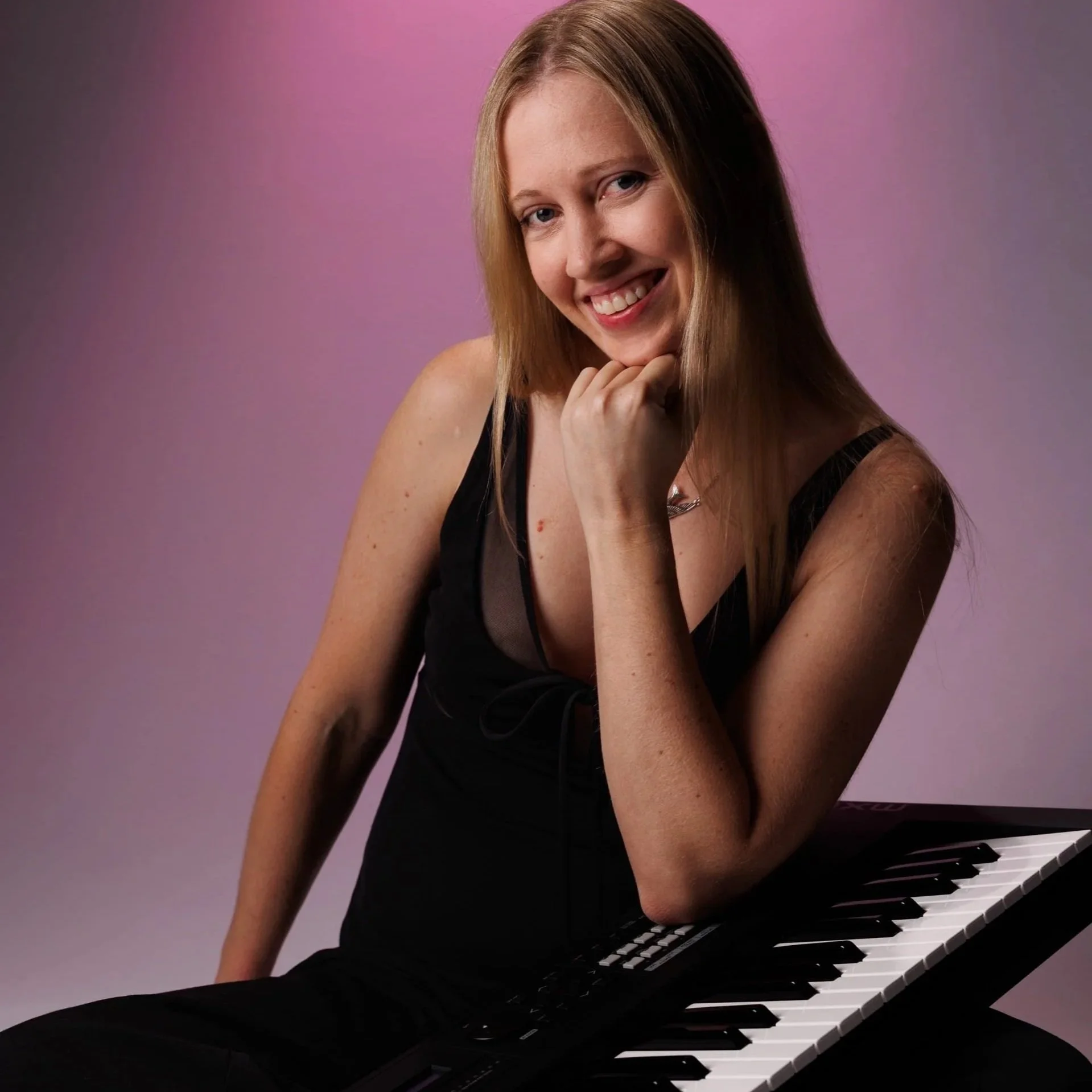 LARA SYDNEY CONTEMPORARY PIANO MUSICIAN BIRTHDAY FUNCTION