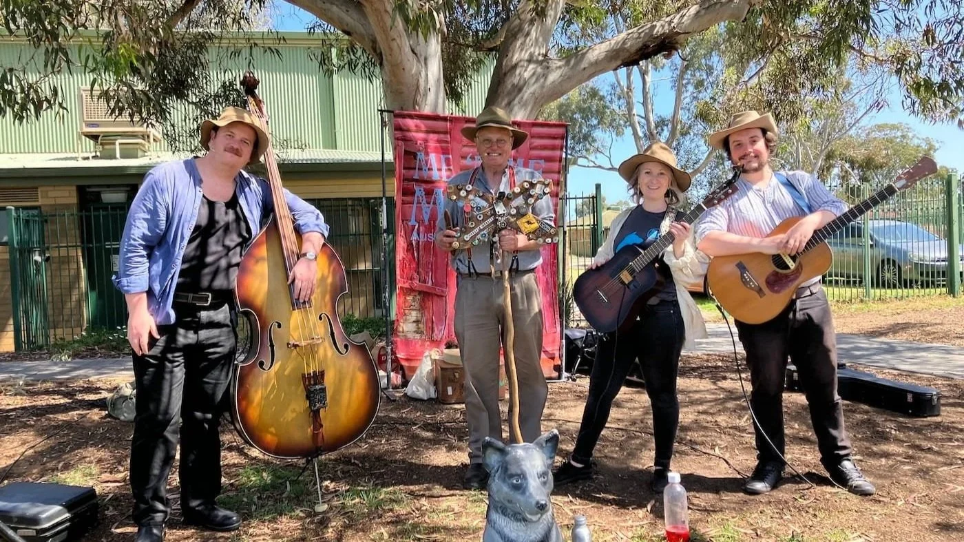 Me N' Me Mates - Country Folk