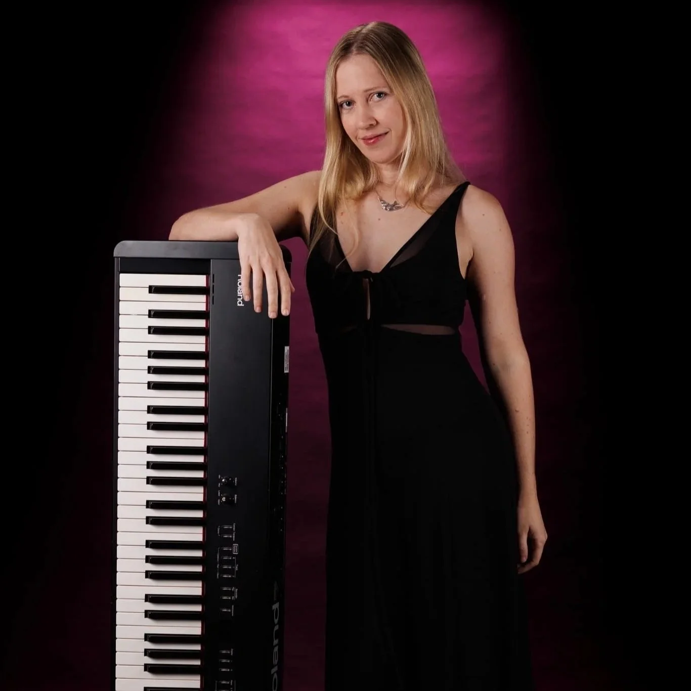LARA SYDNEY PROFESSIONAL PIANO PLAYER FUNERAL SERVICE