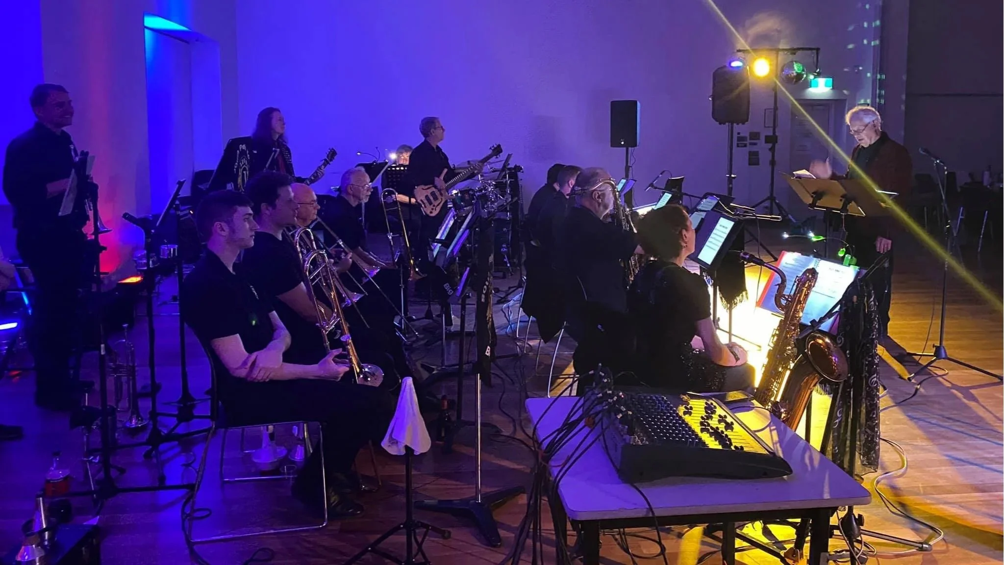 PHILS BANDS PERTH SWING BAND BALLROOM DANCE EVENT HIRE