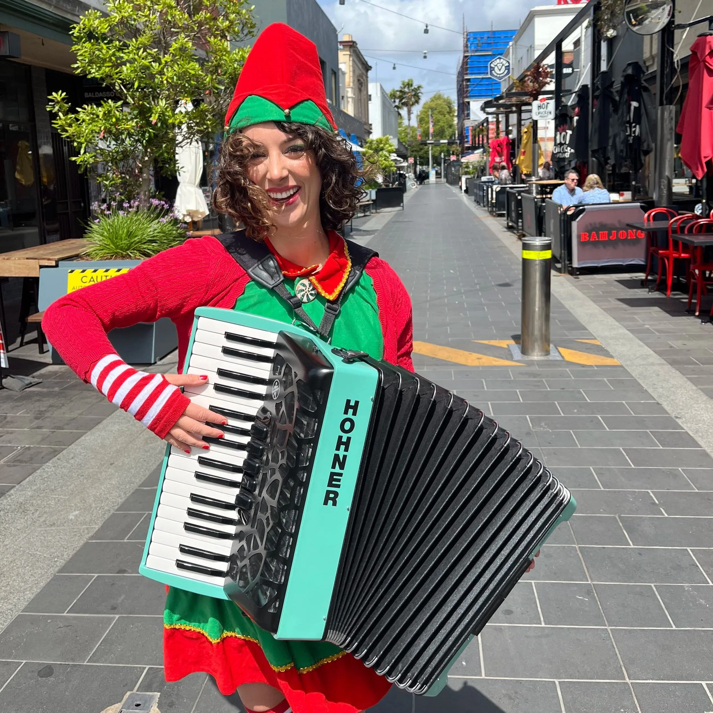 LUCY MELBOURNE CHRISTMAS PARTY MUSICIAN LIVE PERFORMANCE