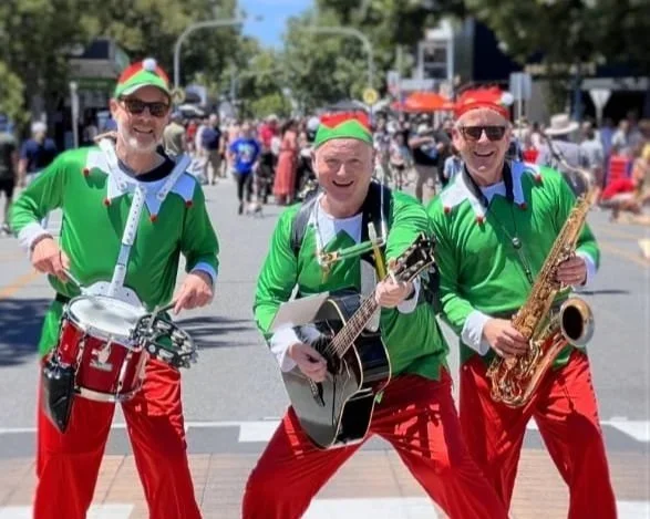 The Singing Elves - Christmas Band