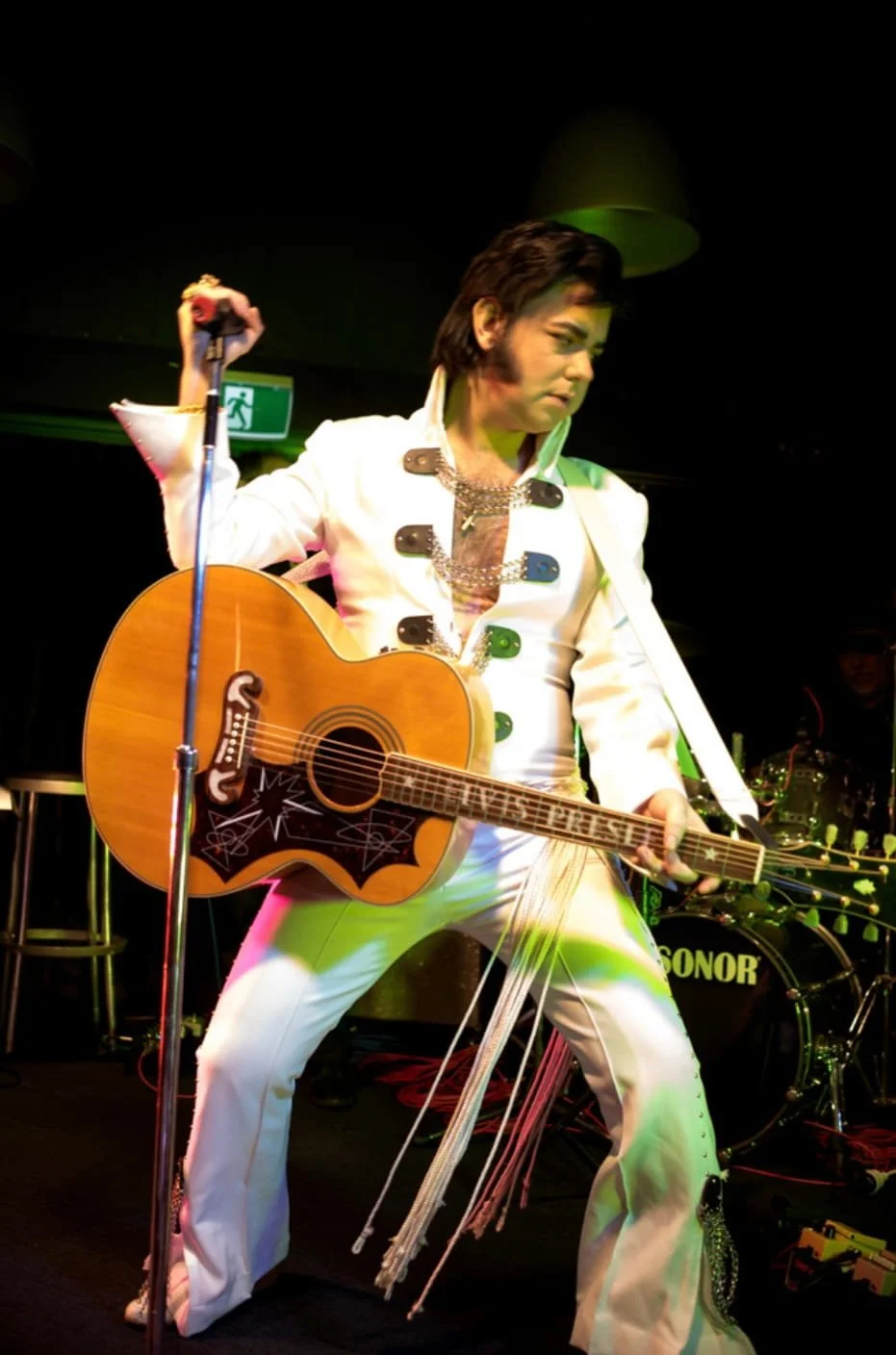 DEON ELVIS BAND ADELAIDE PROFESSIONAL MUSICIAN CORPORATE