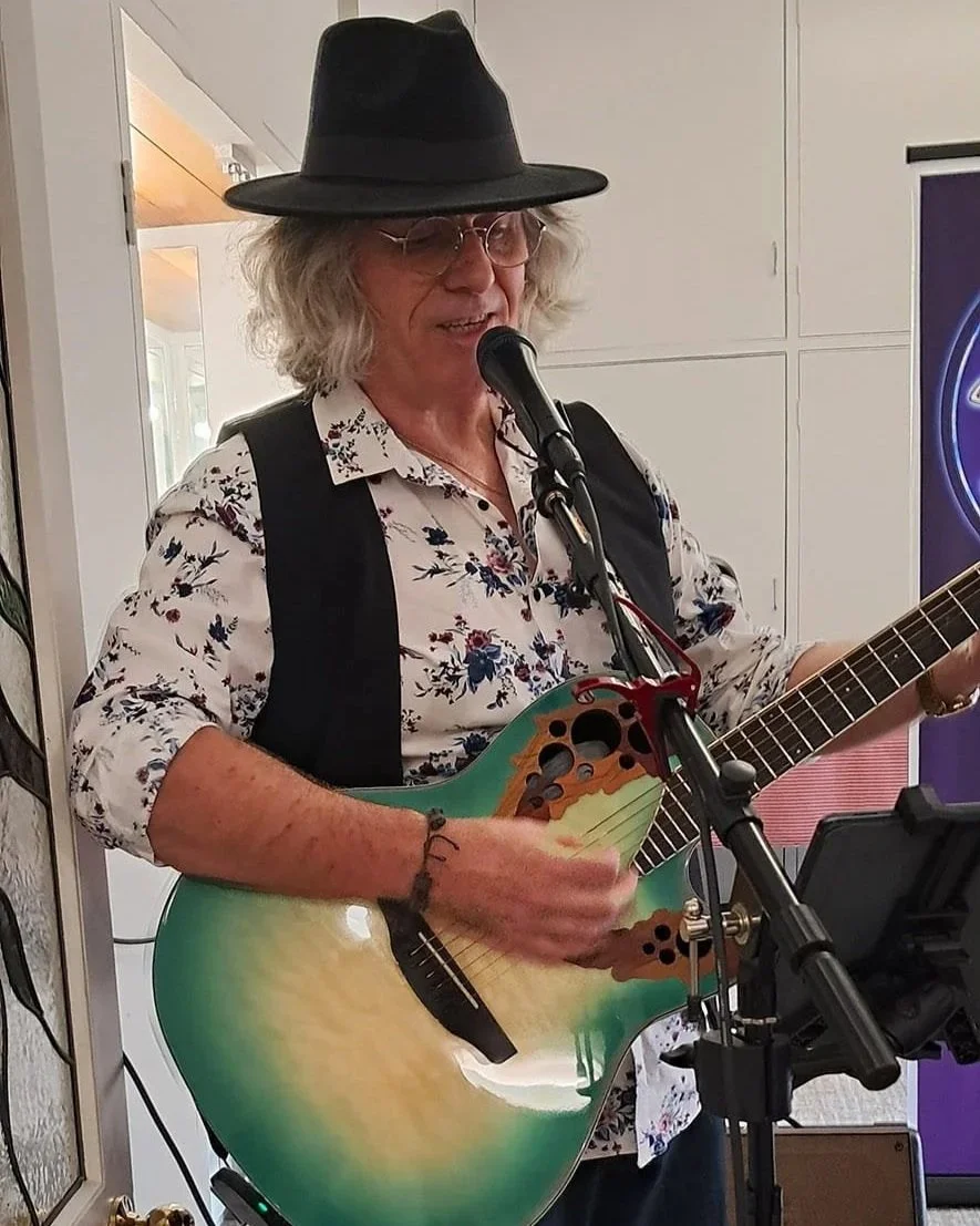 LUMINESCENCE MELBOURNE COUNTRY POP TRIO FESTIVAL LIVE PERFORMANCE ENTERTAINER