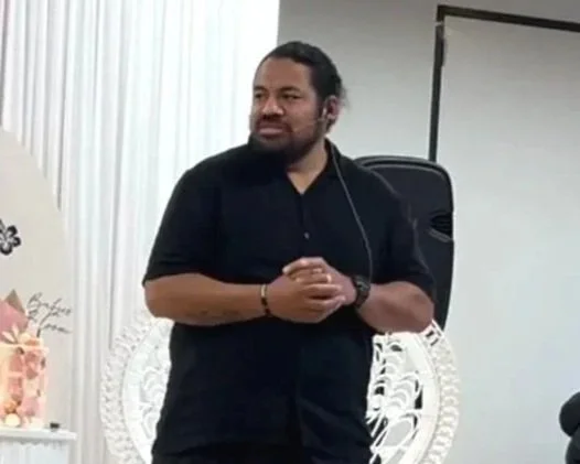 Hire professional MC Melbourne | ISLAND GUY energetic performances for private celebrations | Artist Bookings (Copy)