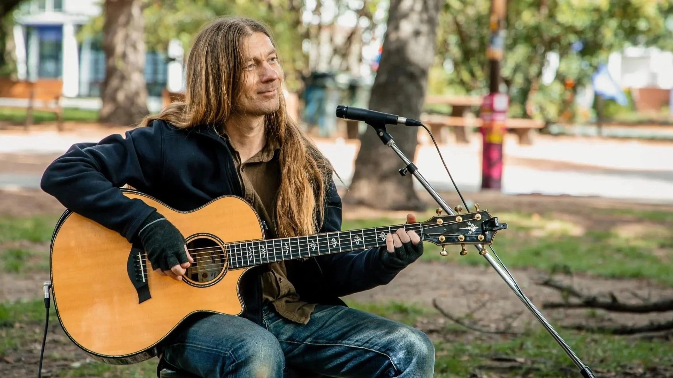 Max - Guitar - Acoustic, Folk