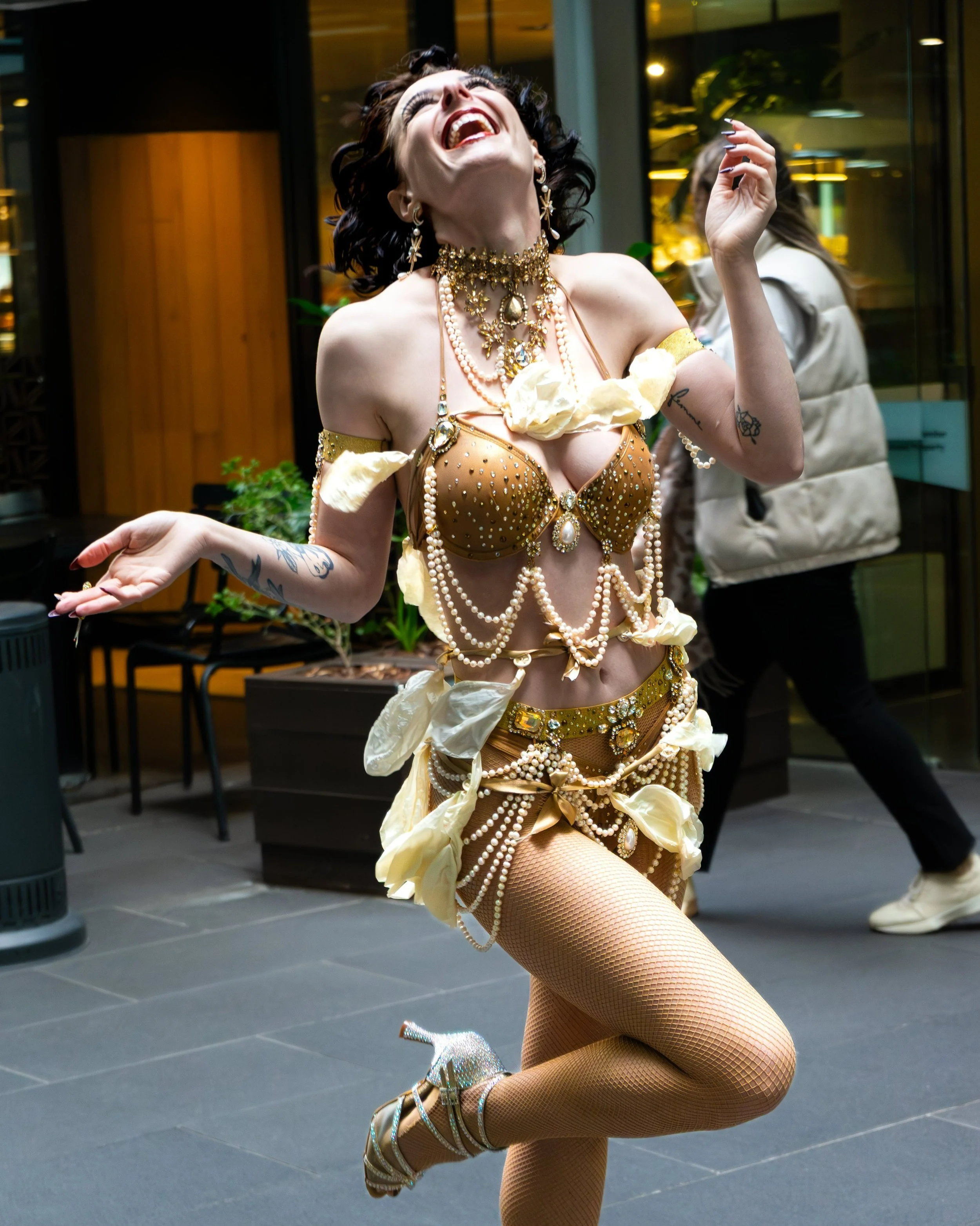 Book Balloon Dancer Melbourne | CREAM BURLESQUE feather fan show For Celebration