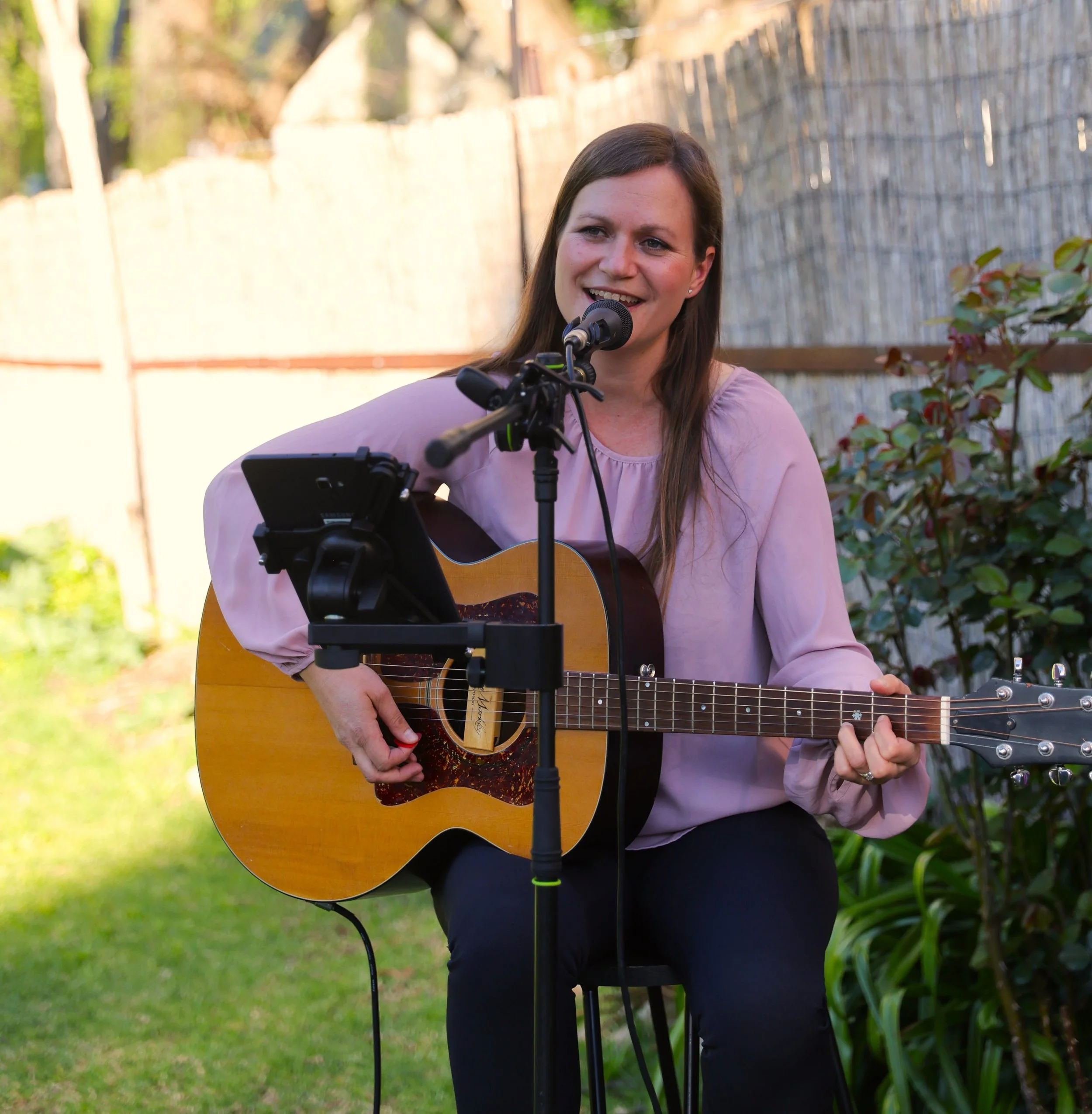 Hire acoustic council events South Australia | CORINNA professional music | Artist Bookings
