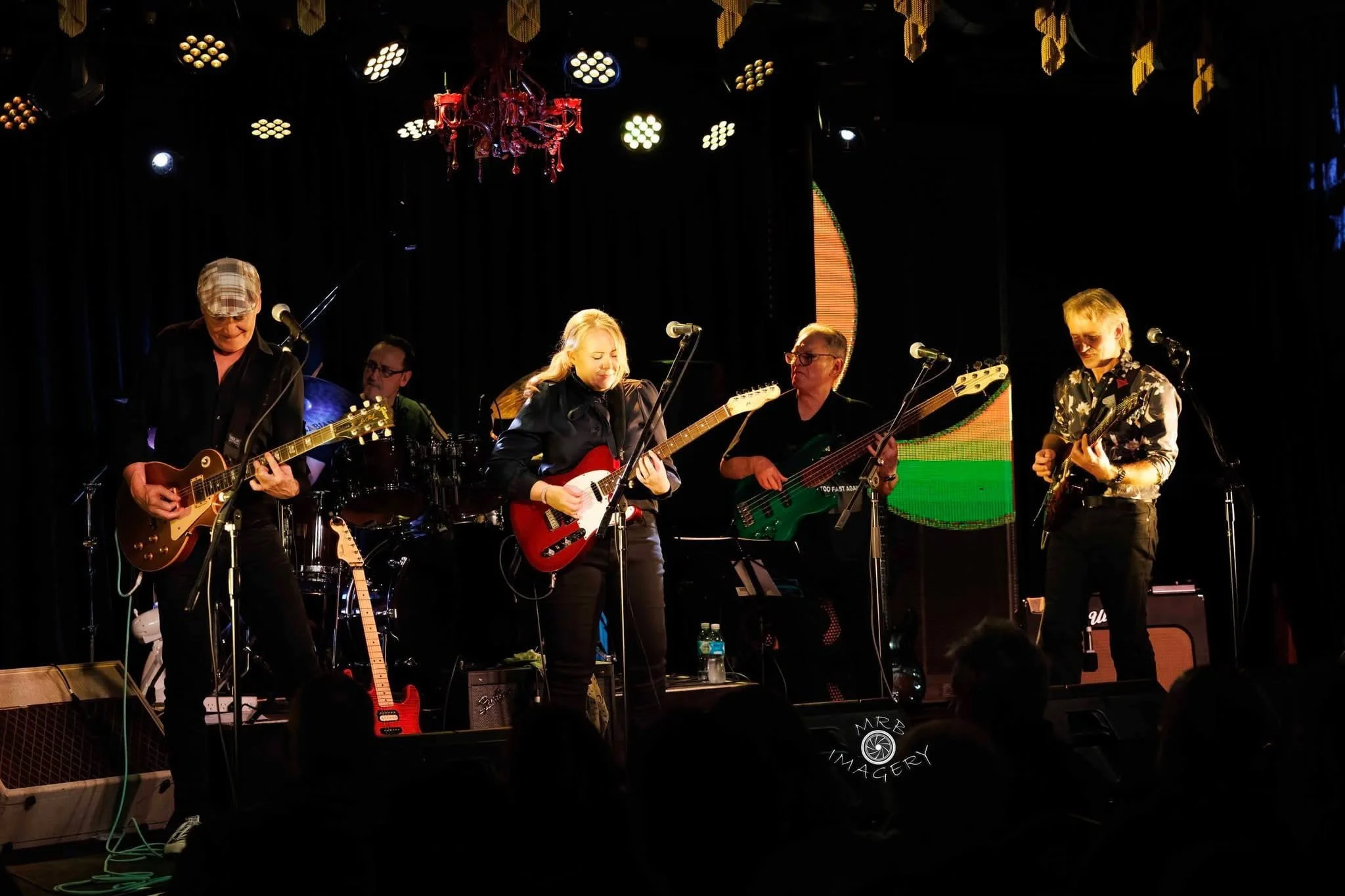 BETH STRING FIX MELBOURNE INSTRUMENTAL GUITARIST WEDDING HIRE