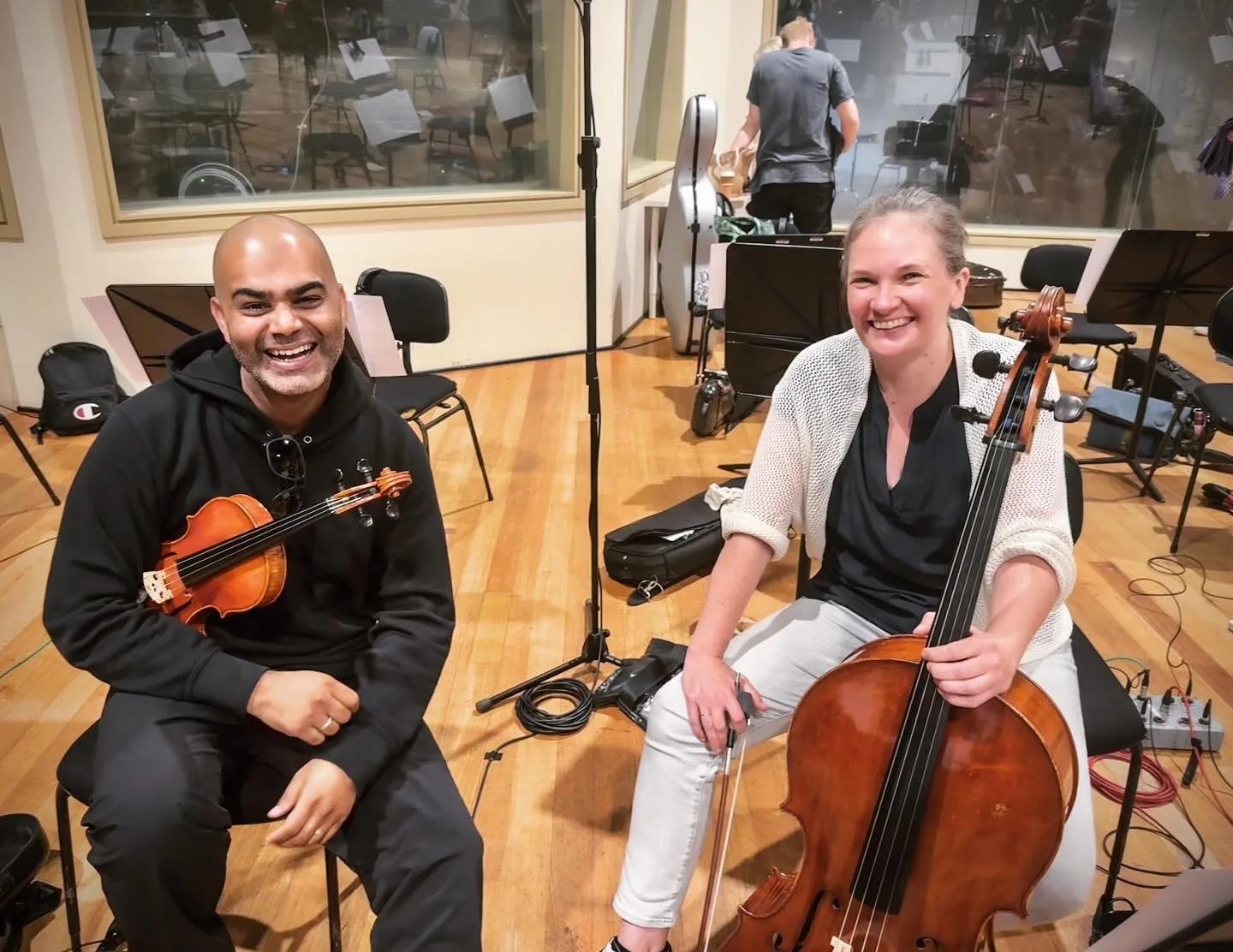 Hire violin Sydney | DANIEL – refined classical player for private gatherings | Artist Bookings