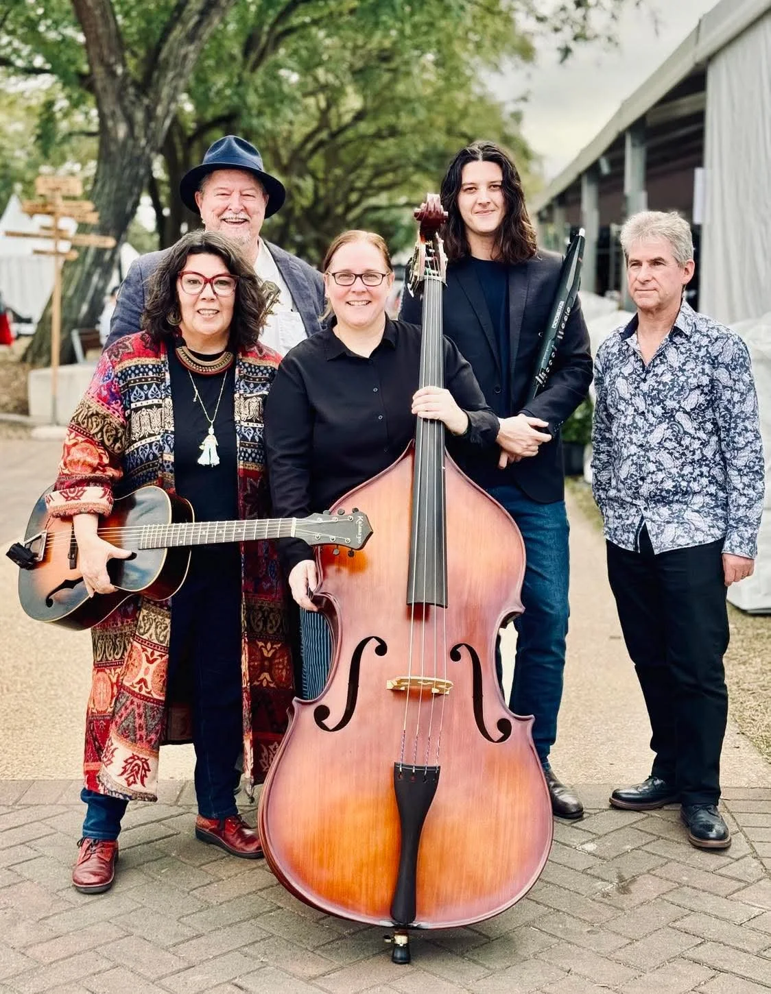 Hire acoustic jazz band Queensland | AVALON SWING brings elegant live swing music for festivals | Artist Bookings