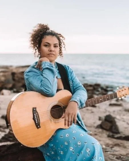 Singer-songwriter and Guitar Player | SARAIMA NAVARA | Brisbane Talent | www.artist-bookings.com