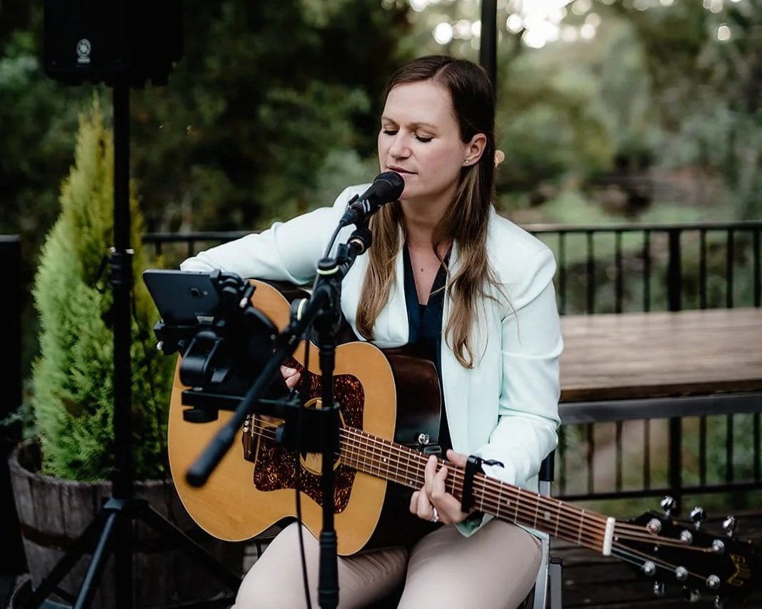 Book acoustic weddings South Australia | CORINNA live vocals | Artist Bookings