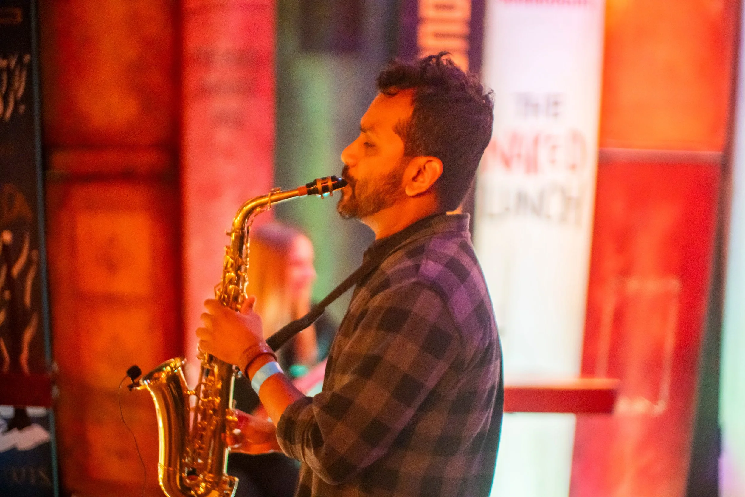 KUVEN MELBOURNE HOUSE SAXOPHONIST WEDDING HIRE LIVE ENTERTAINMENT