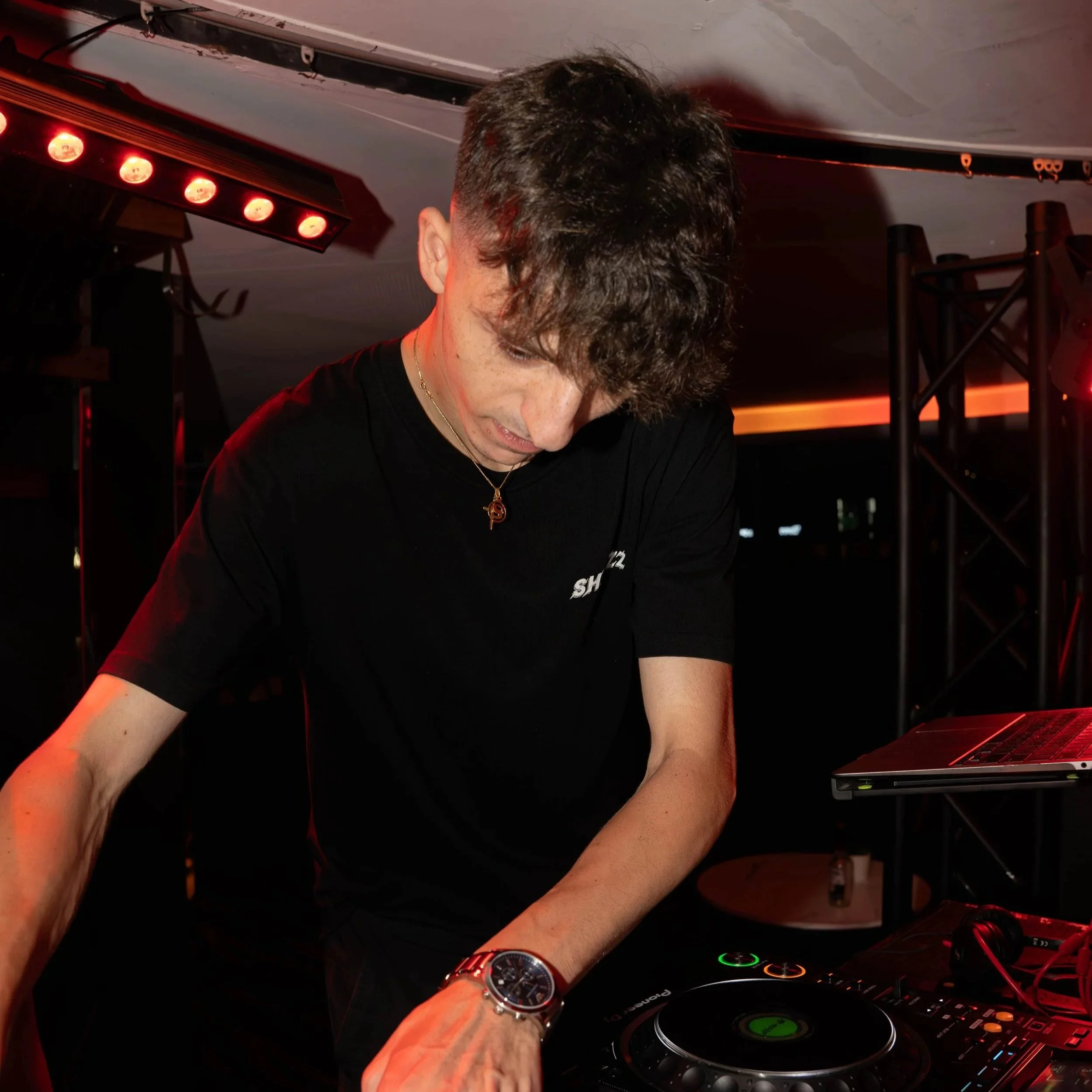 Hire DJ SHADZZ House DJ Sydney | SHADZZ professional DJ for birthdays and wedding receptions | Artist Bookings