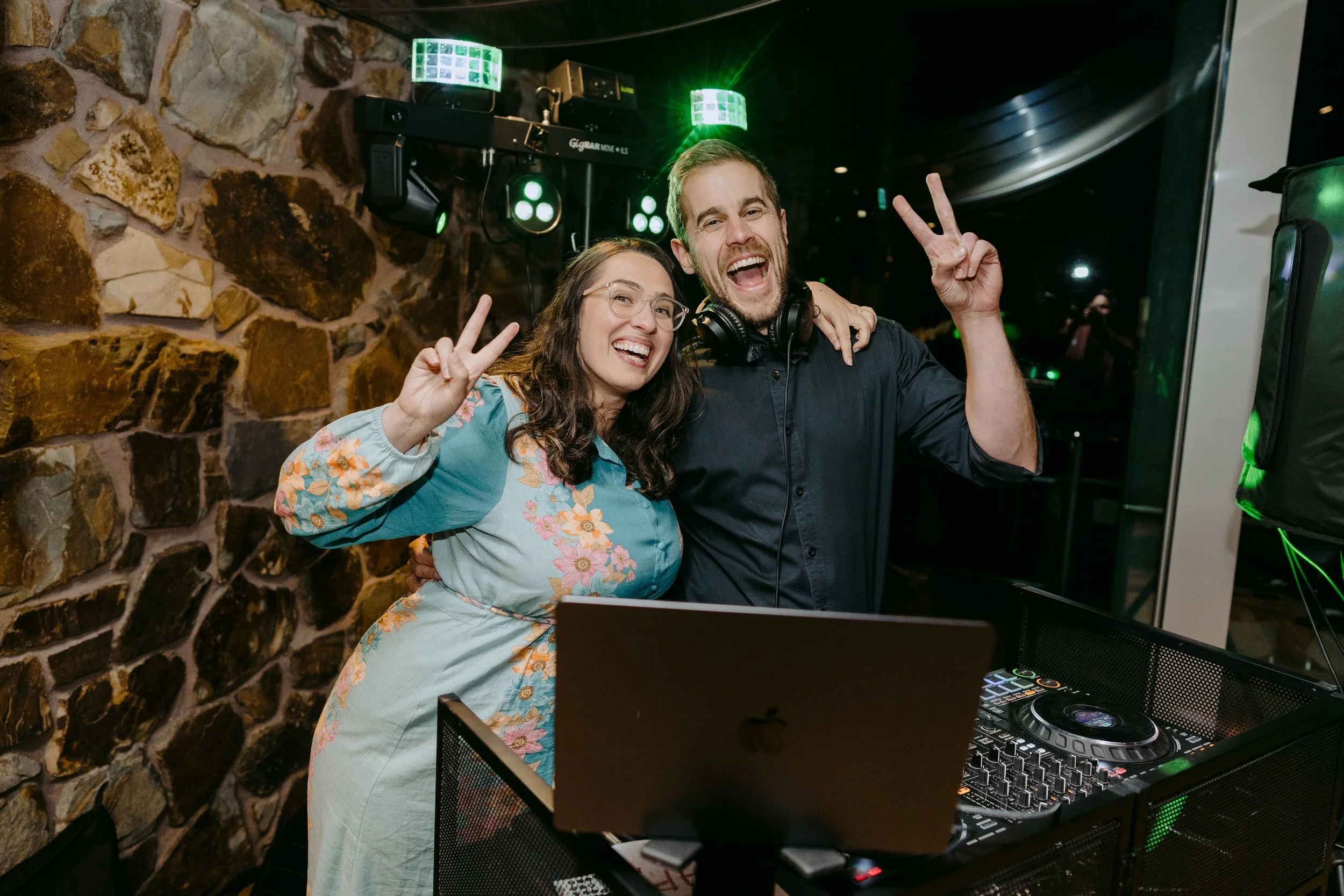 Hire Melbourne Pop Duo | WENDYBIRD singer and keys private function entertainment | Artist Bookings