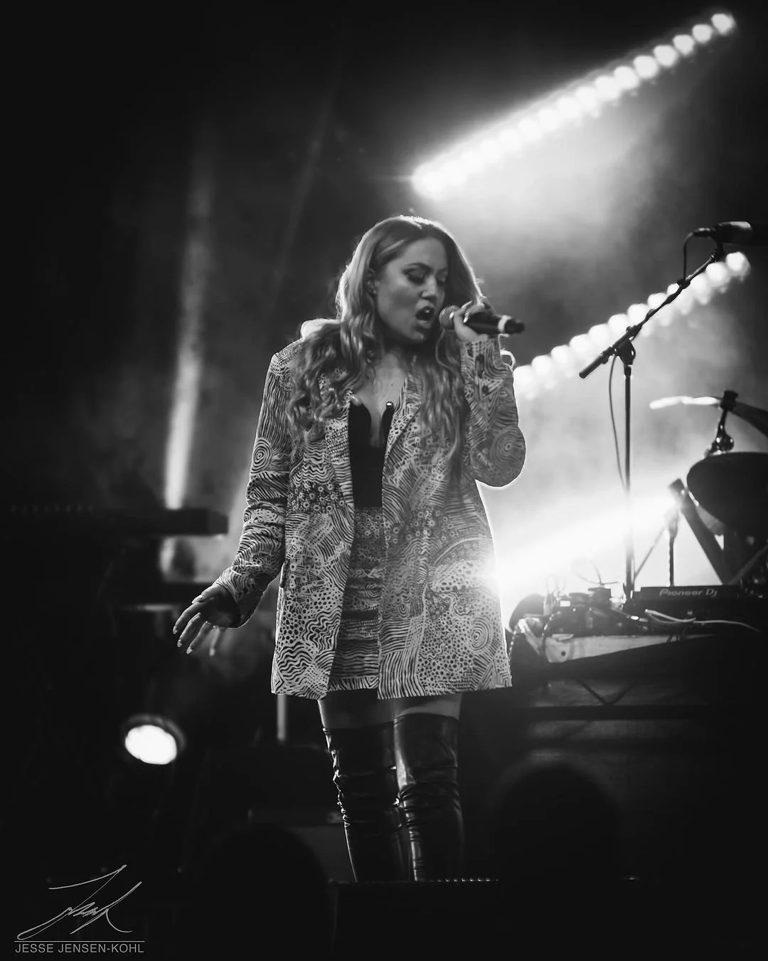 AKALA is renowned for her powerful live music performances Sydney