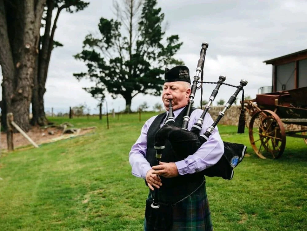 PIPERS OF DISTINCTION SYDNEY SCOTTISH IRISH PIPE BAND WEDDING HIRE
