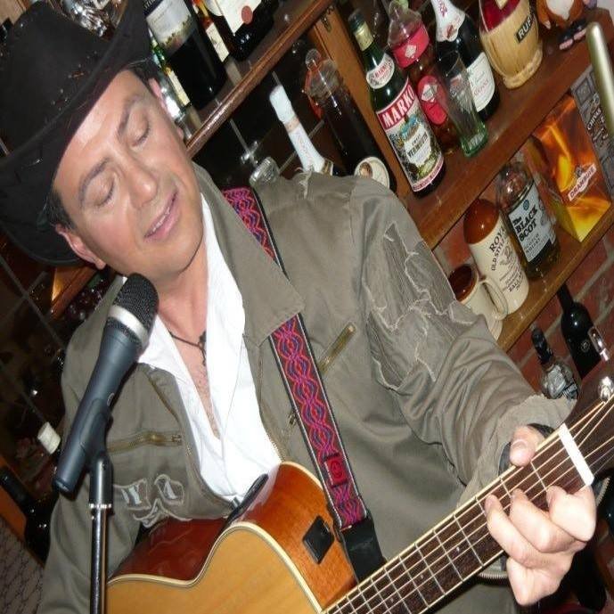 CHARLES MELBOURNE ROCK POP SINGER CLUB LIVE MUSIC PERFORMANCE