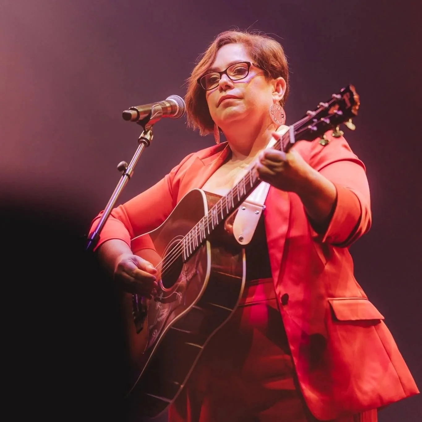NANCY ADELAIDE GUITARIST VOCALIST LIVE PERFORMANCE