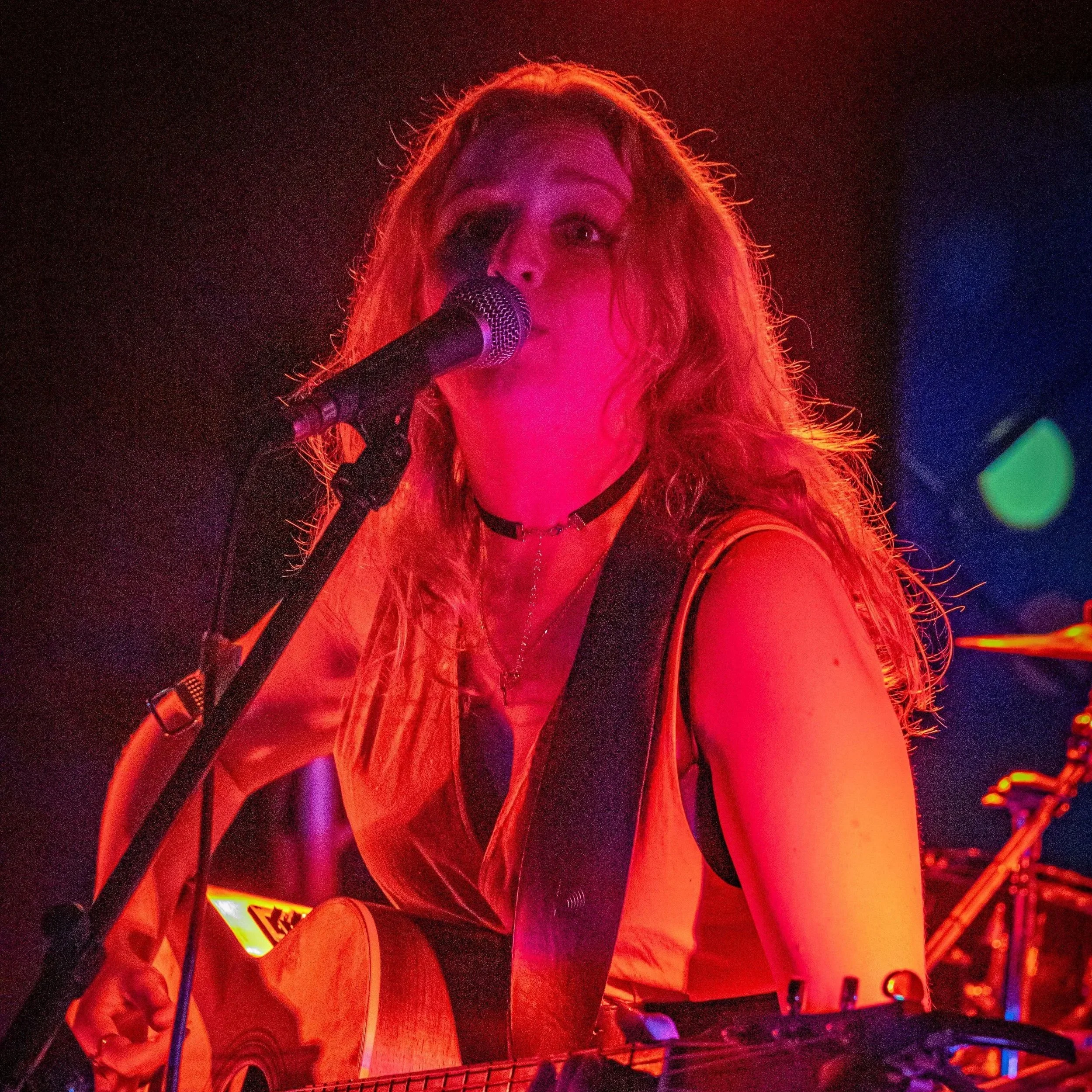 TIFFANY-professional-singer-pop-rock-folk-country-Mackay-events-live-performer.jpg