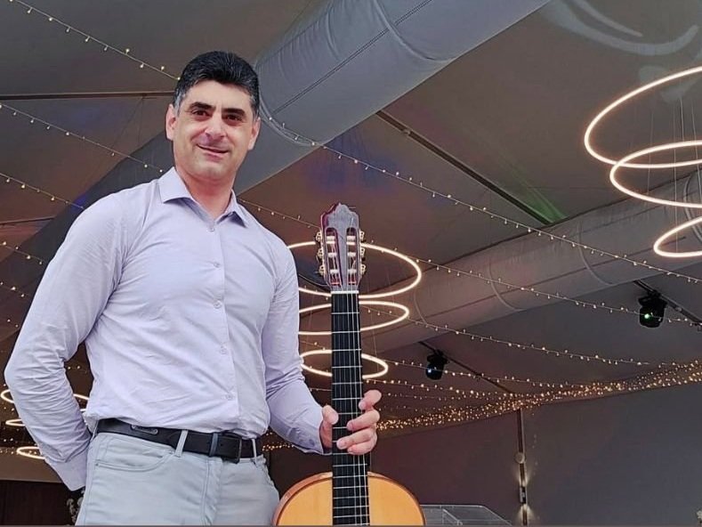 Book Spanish guitar specialist Sydney | MIKE wedding performance
