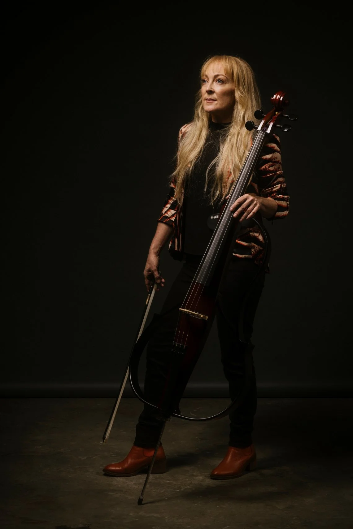 Antia acclaimed cellist - hire from artist bookings