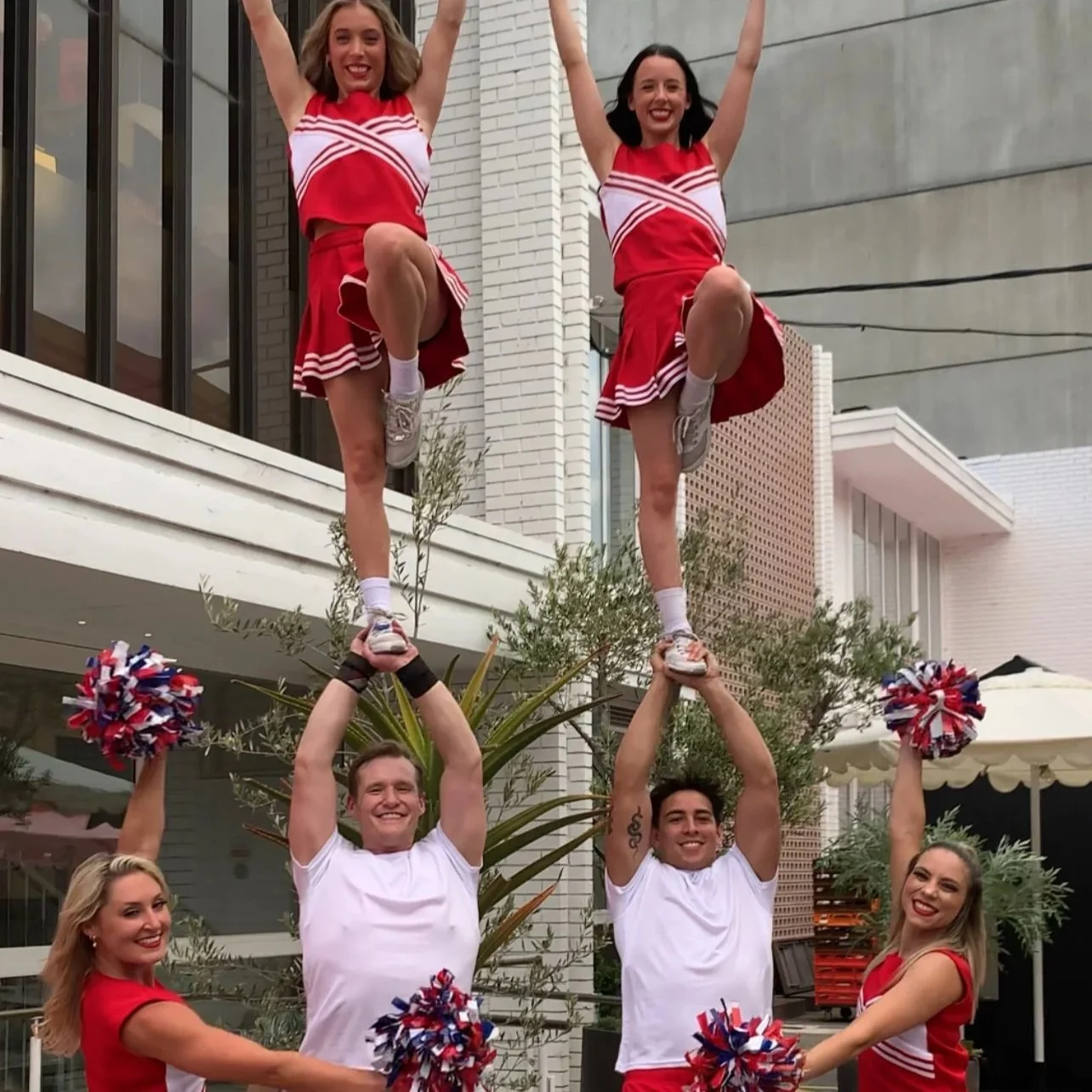 ELITE CHEER MELBOURNE ROVING ENTERTAINER PRIVATE FUNCTION LIVE PERFORMANCE