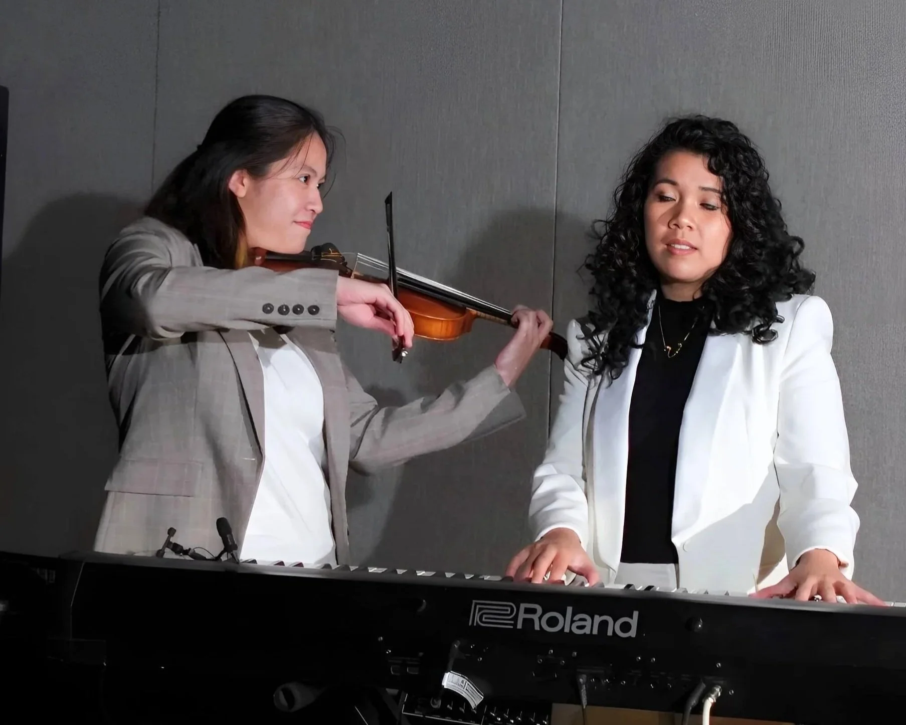 Hire Pop Jazz Duo Melbourne | FELICIA & KAY wedding live performance | Artist Bookings