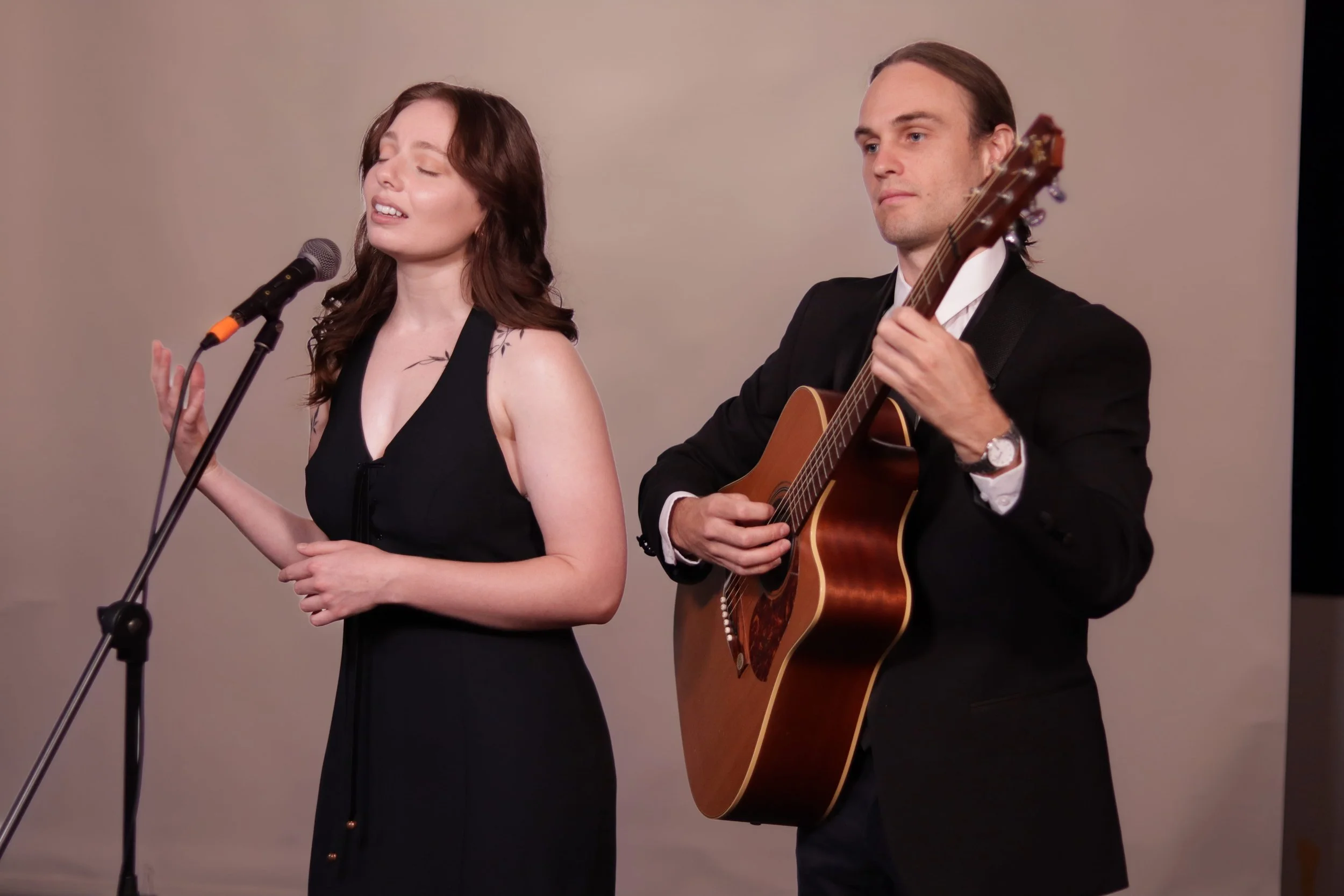 CHARLOTTE DUO MELBOURNE ACOUSTIC POP CEREMONY ENTERTAINER HIRE LIVE