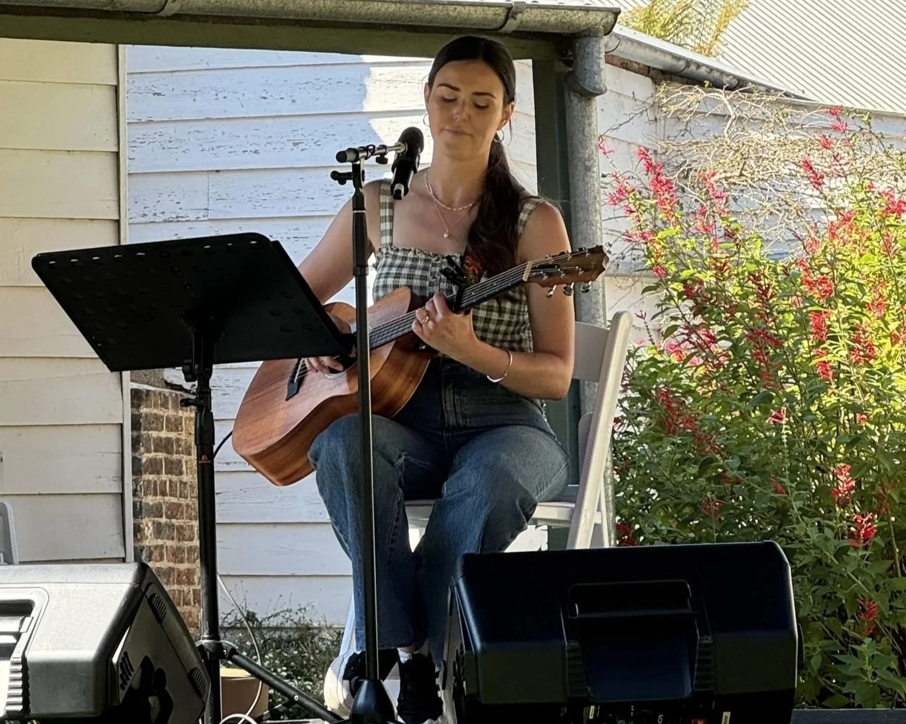 Hire Acoustic Pop Duo Melbourne | DAISY & DAN country singer-songwriters cocktail event live music | Artist Bookings