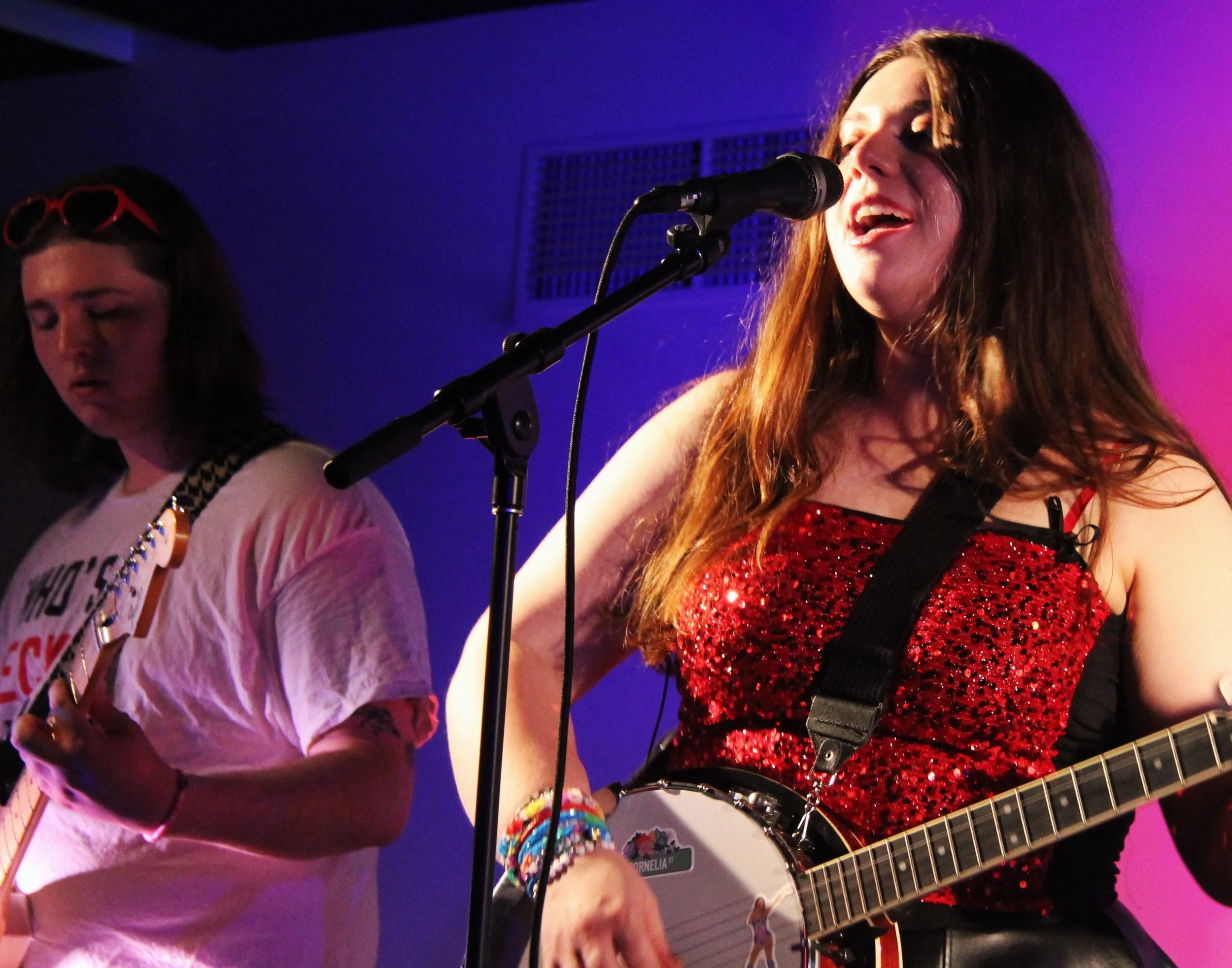 THE SWIFTIES is Melbourne's best Taylor Swift tribute band.