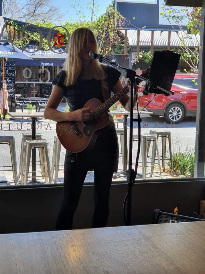 WEEZY ADELAIDE COVERS ARTIST LIVE ACOUSTIC HIRE| HIRE FOR ARTIST BOOKINGS