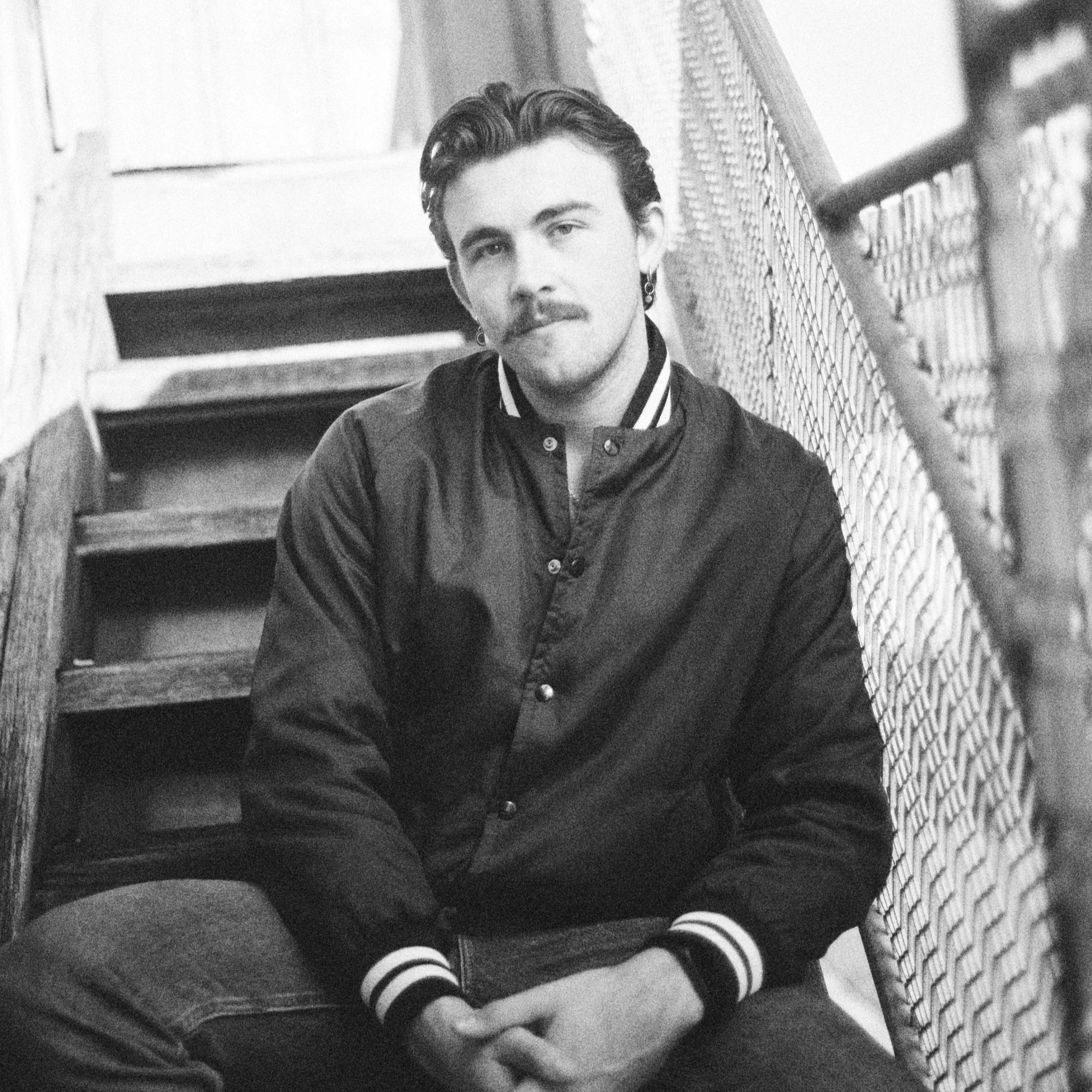 EUAN HART SYDNEY MODERN POP SINGER PUB HIRE