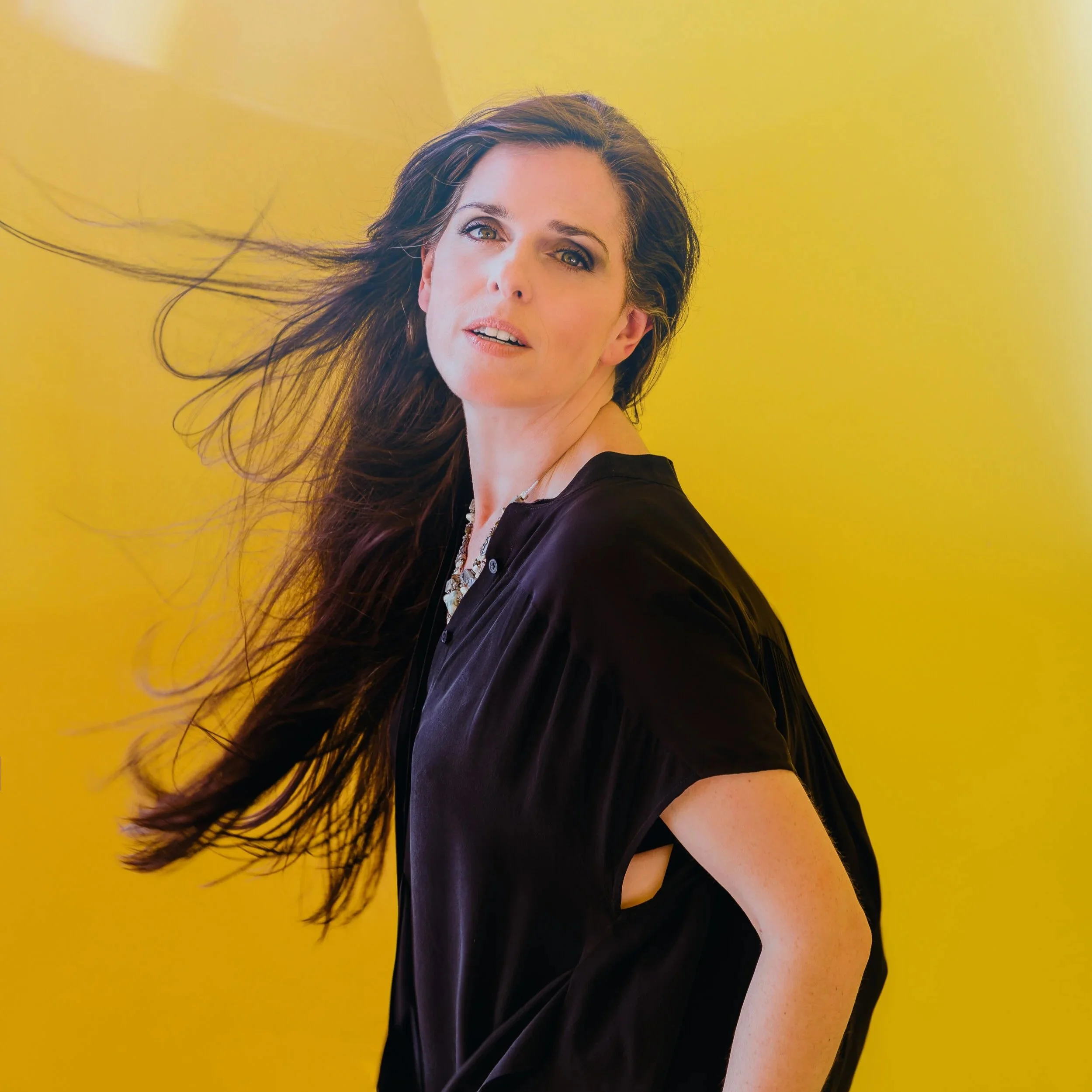 Melbourne Contralto hire | Heather Fletcher powerful low-voiced classical performer | Artist Bookings