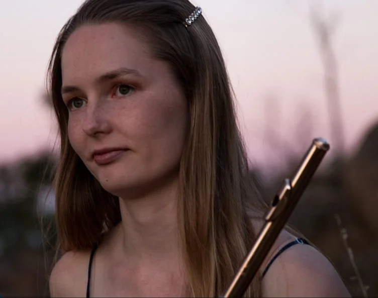 ALYSE MELBOURNE CLASSICAL MUSICIAN CORPORATE EVENT ENTERTAINER HIRE