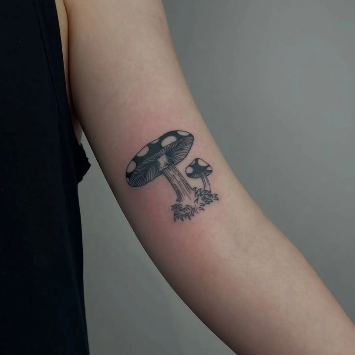 Mushroom 🍄 flash by @jjjojo____ 
Booking available 
.
Next flash day: Halloween! 
.
.
#tattoo #tattooflash #mushrooms #vancouvertattoo #vancouvertattooartist