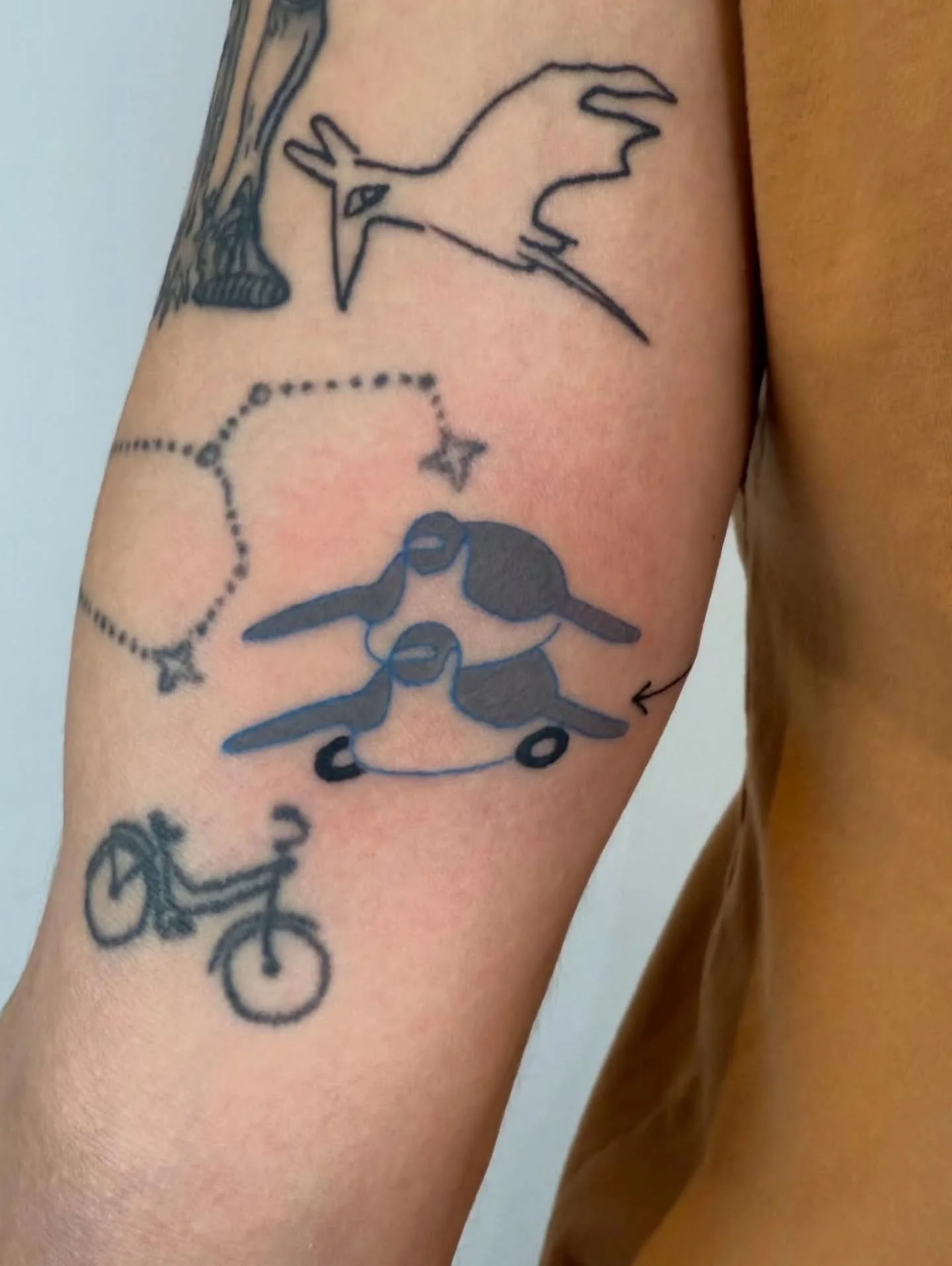 Penguin Buddies 🐧 🐧 by @laylachenyz 
.
.
Next Flash day: Halloween, Oct 31! 
.
.
#tattoo #penguin #vancouvertattoo #vancouverart #yvr #vancouvertattooartist #tattooflash