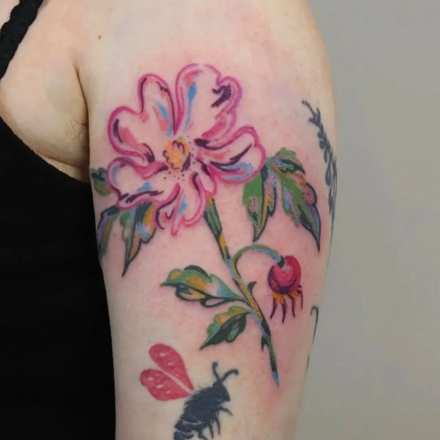 Wild rose 🌹 by @strawberry_softserve 
Booking available! 
.
.
#tattoo #vancouvertattoo #vancouverart #wildrose #vancouvertattooartist #yvr