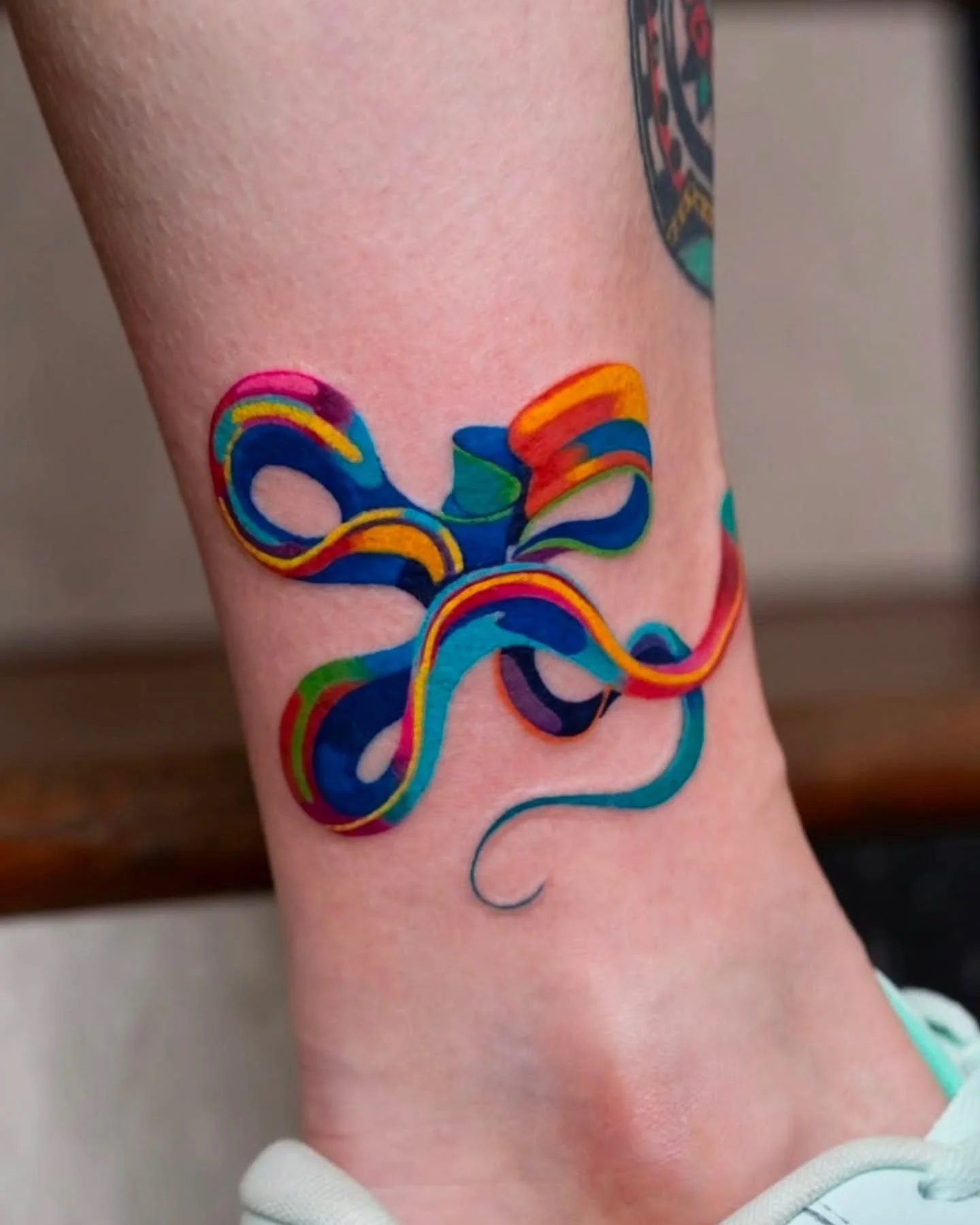 Colorful Ribbon eel 🎀 by @heeyajenny 
Booking available!
.
.
#tattoo #vancouvertattoo #vancouverart #colortattoo #ribbontattoo #vancouvertattooartist
