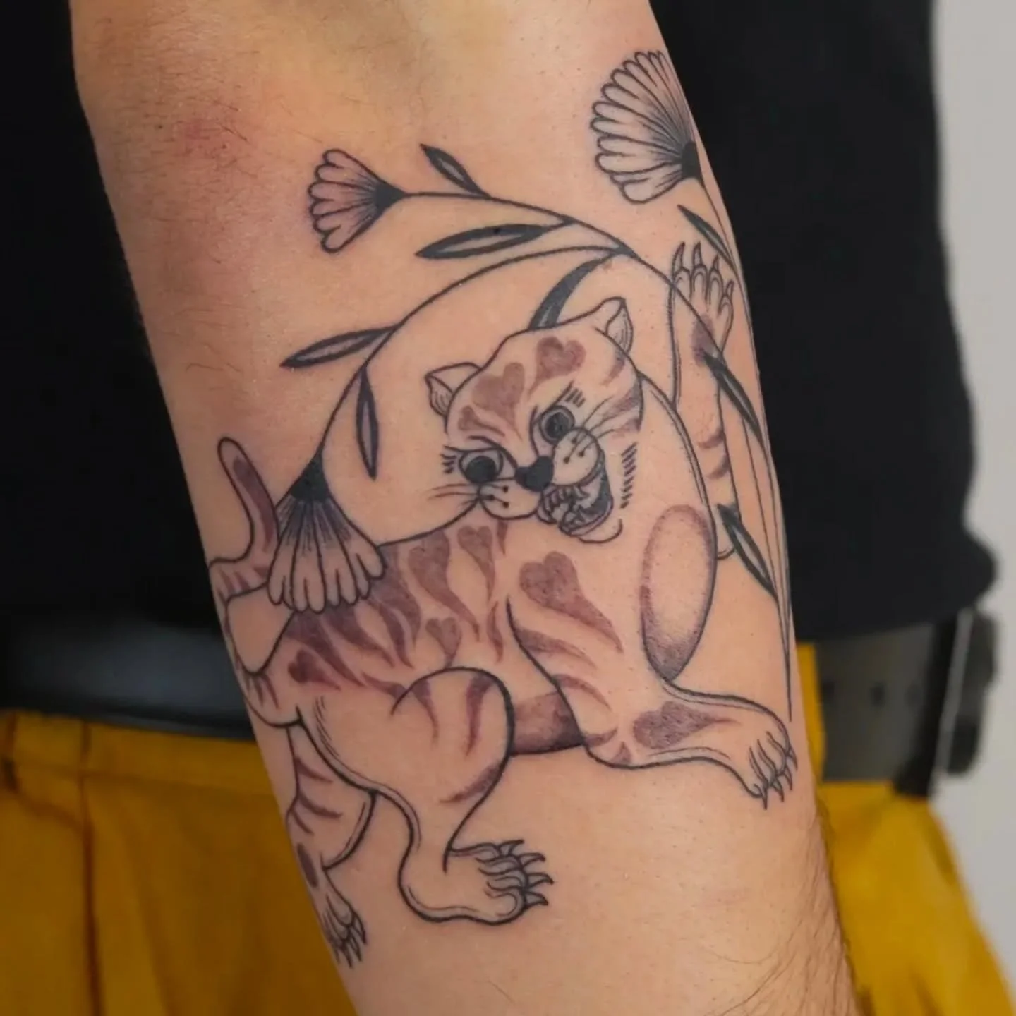 Heart Tiger 🐅 by @strawberry_softserve 
Books open on Jan 18! 
.
.
#tattoo #tigertattoo #vancouvertattoo #vancouverart #vancouvertattooartist