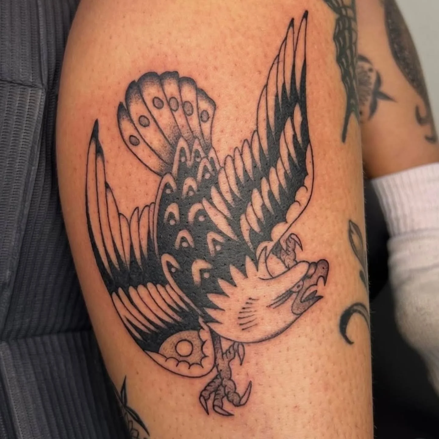 Eagle 🪽🪽 by @fl0atingb0nes who had her first day at bebop yesterday! 
.
Upcoming: Friday the 13th x Valentine's day flash event: Feb 13 &amp; 14! 
.
.
#tattoo #eagle #vancouvertattoo #vancouverart #vancouvertattooartist