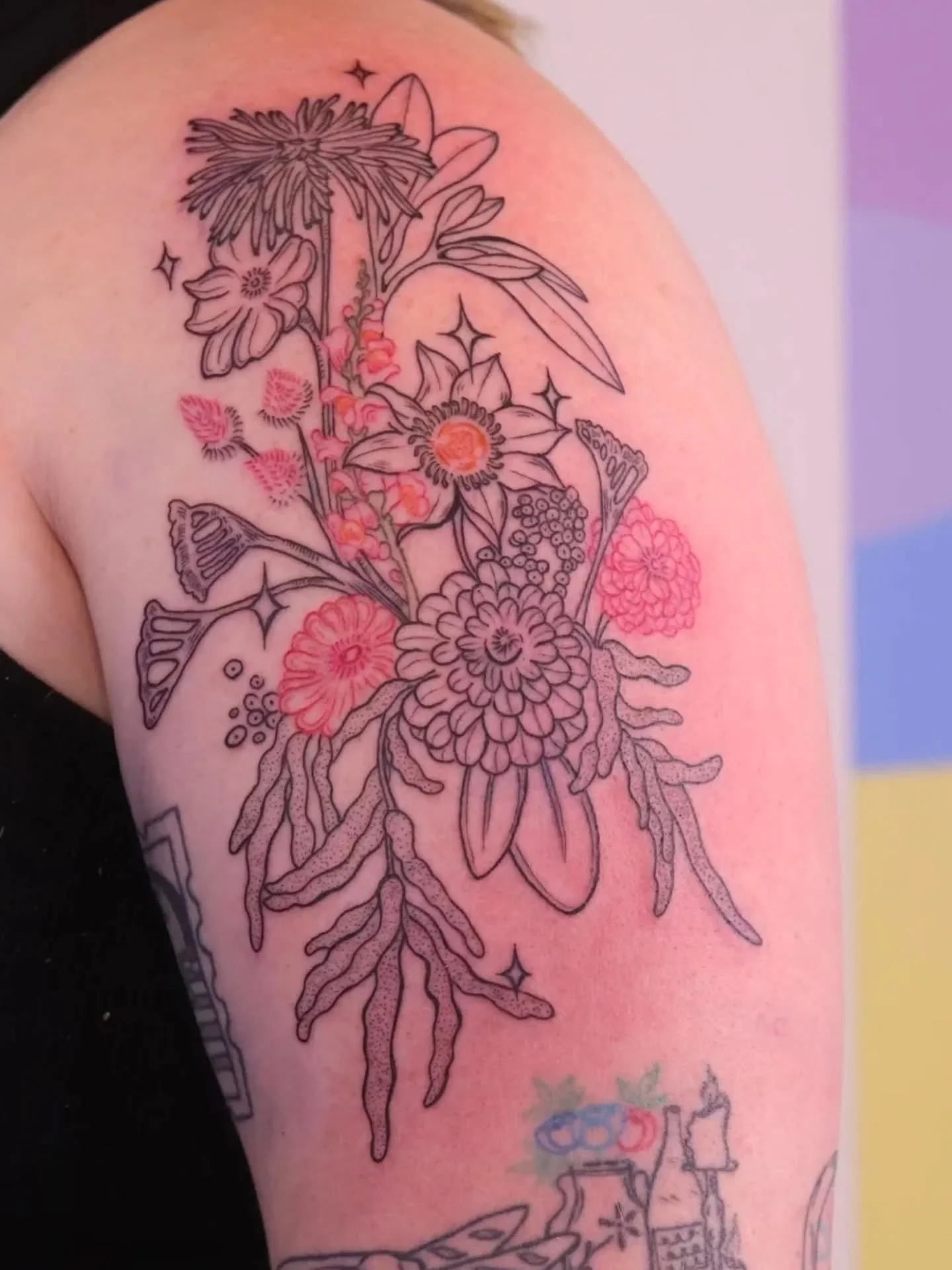 Delicate bouquet 💐✨️ by @strawberry_softserve 
Booking available 
.
Next Month Event: Drawing Night! (TBA) 
.
.
#tattoo #bouquet #floraltattoo #vancouvertattoo #vancouvertattooartist