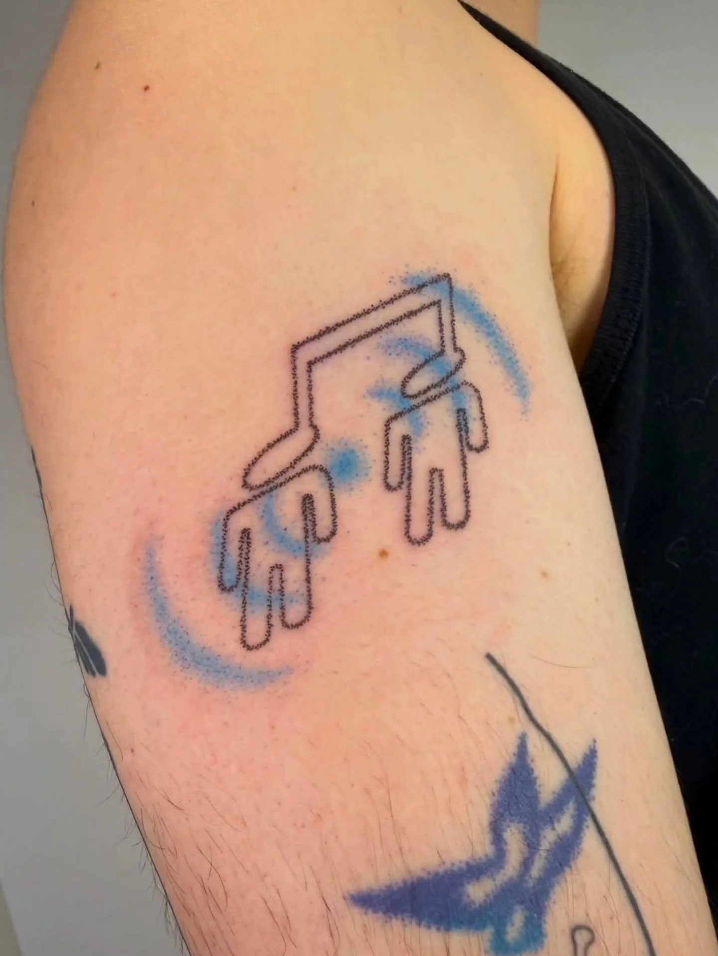 Music brings people together ❤️ 🎶 by @laylachenyz 
Booking available! 
.
Upcoming: Spring Equinox Drawing Night in March (TBA) 
.
.
#tattoo #musictattoo #vancouvertattoo #vancouvertattooartist #yvr