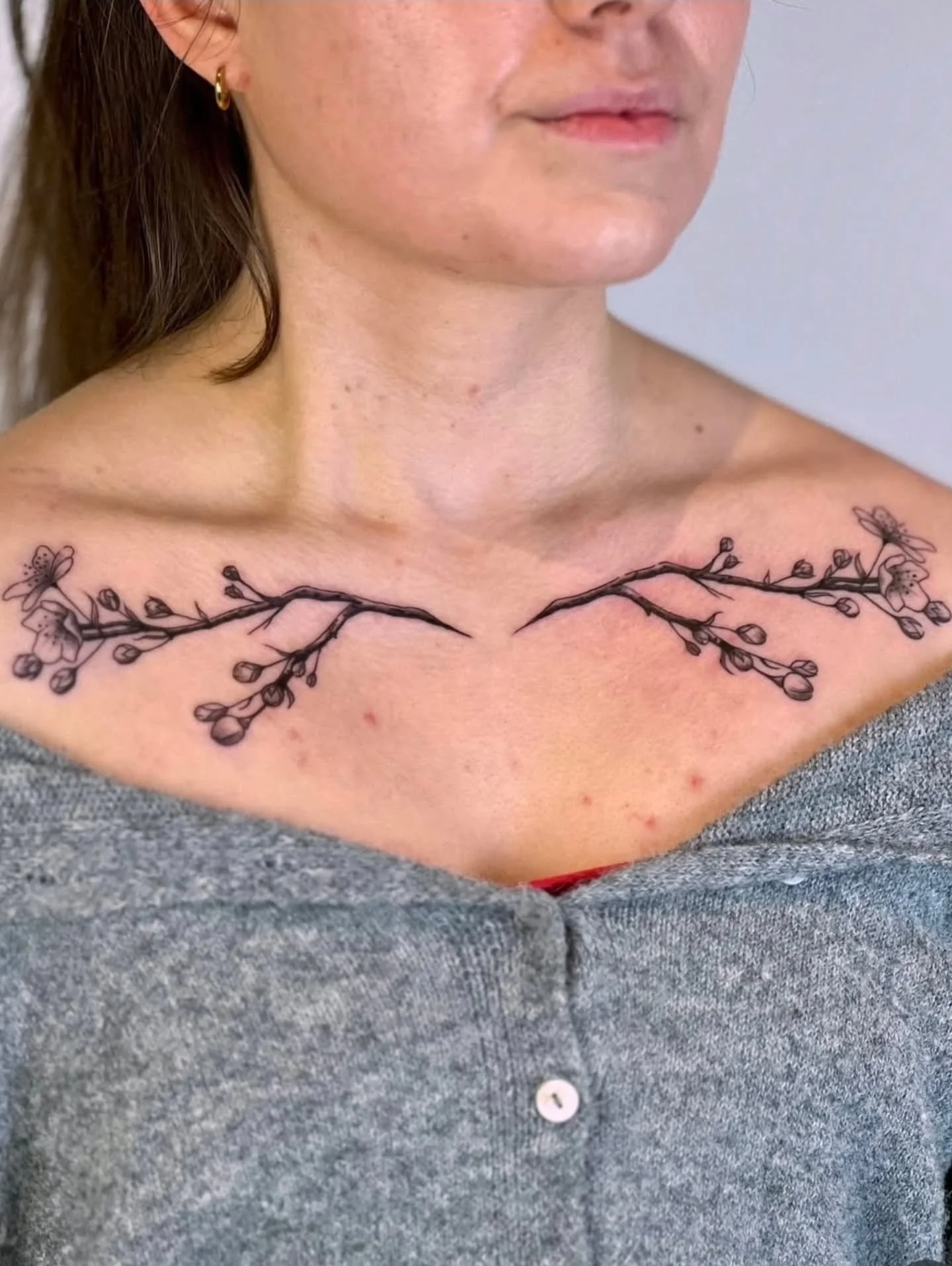 Beautiful placed piece! 🌿 by @statlew_ 
.
Upcoming: Spring Equinox Still Life Drawing Night on Mar 21, 6pm - 9pm - tickets on bio! 
.
.
#tattoo #vancouvertattoo #vancouverart #yvr #vancouvertattooartist