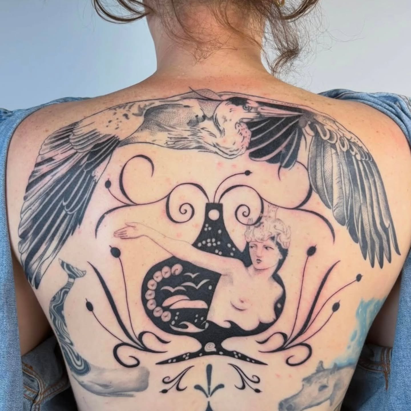 Heron &amp; Vase by @fl0atingb0nes 
.
.
#tattoo #backpiece #vancouvertattoo #vancouverart #yvr