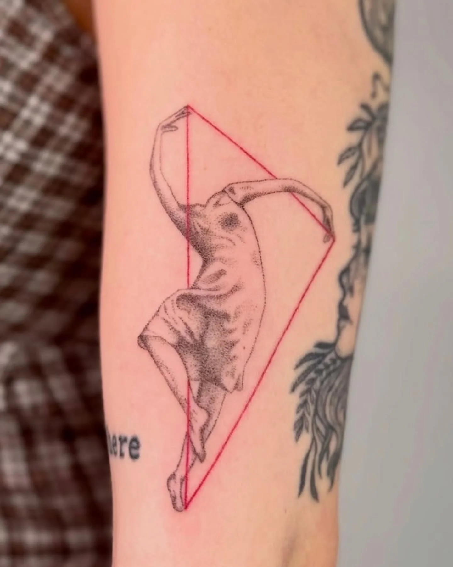 Elegant one ✨️ by @slosluggo 
.
Currently running a postcard fundraiser until June 7! Please check it out!
.
.
#tattoo #vancouvertattoo #vancouverart #yvr #handpoke